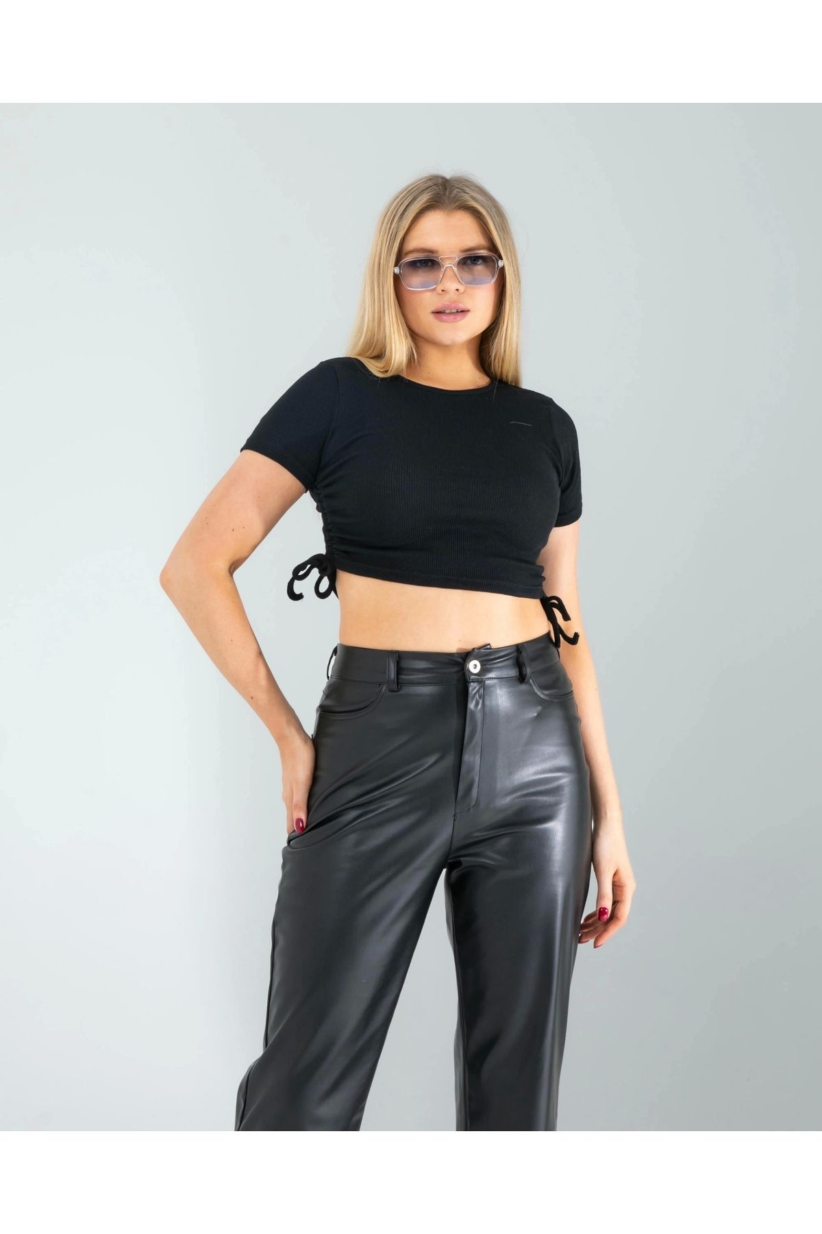 OurStyles Siyah Yandan Buzgulu Crop – Uygun Fiyatlı, Hızlı Kargo, Trend Ürün