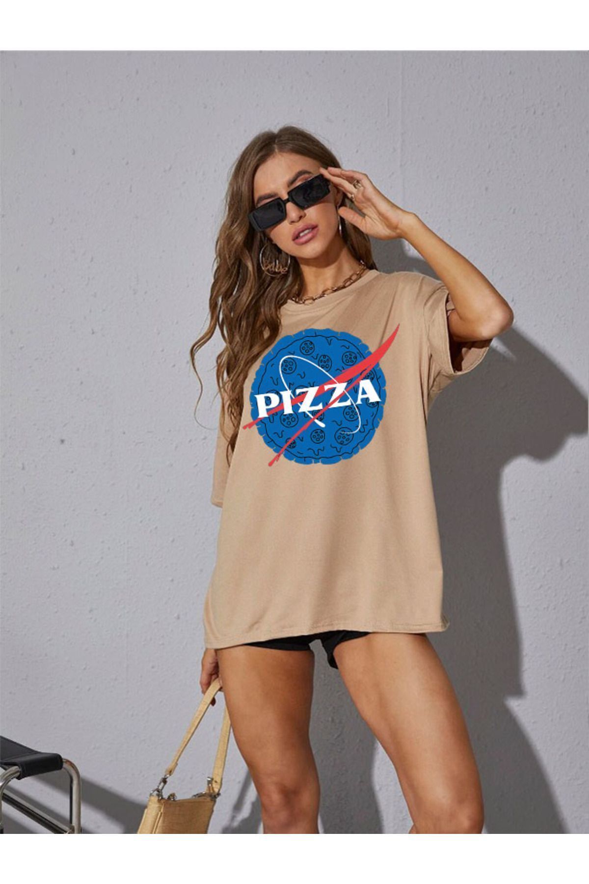 DESCARTES Oversize Pizza Nasa Baskılı Kadın Bej Tişört