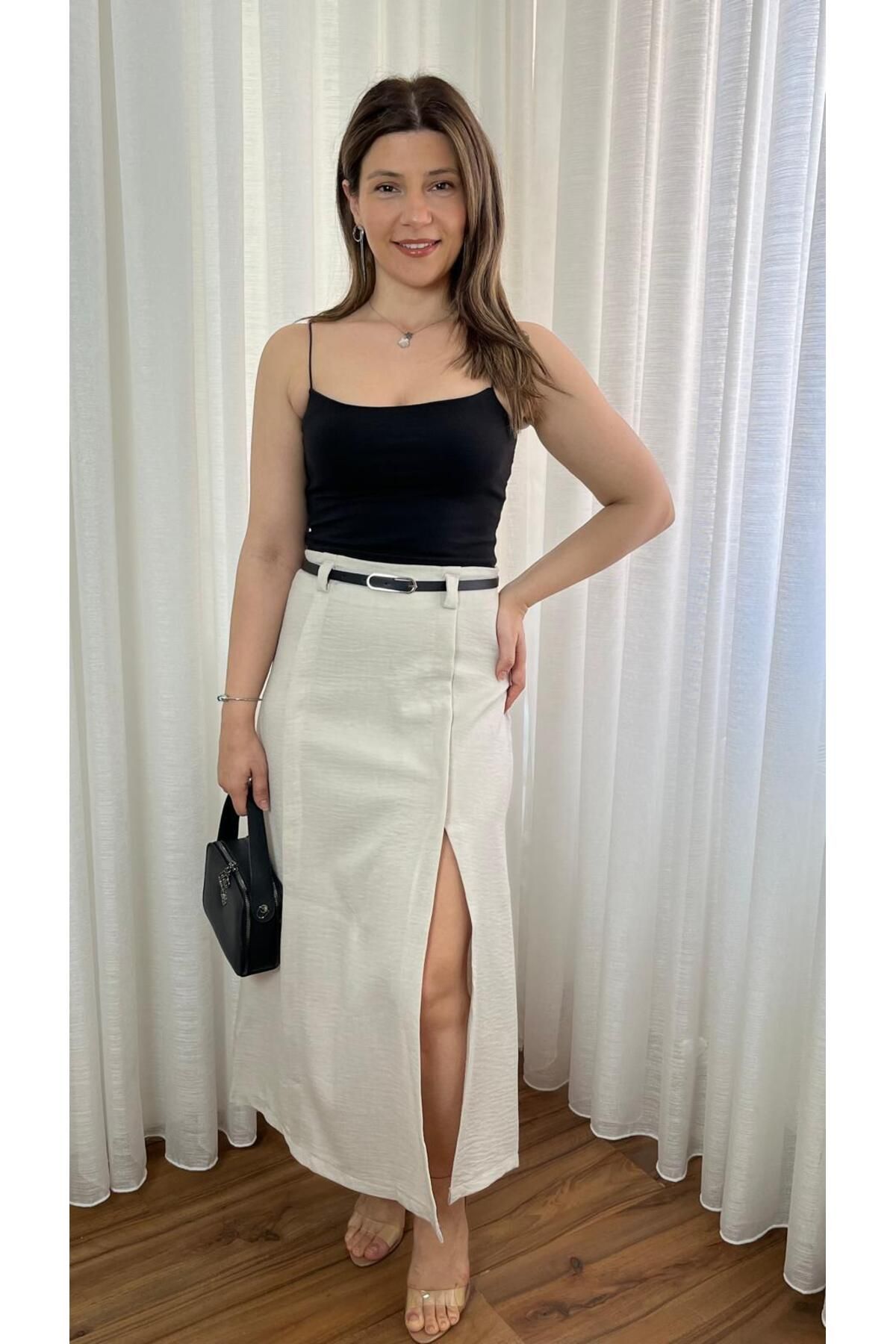 Hazal Gri Kemerli Yırtmaçlı Etek