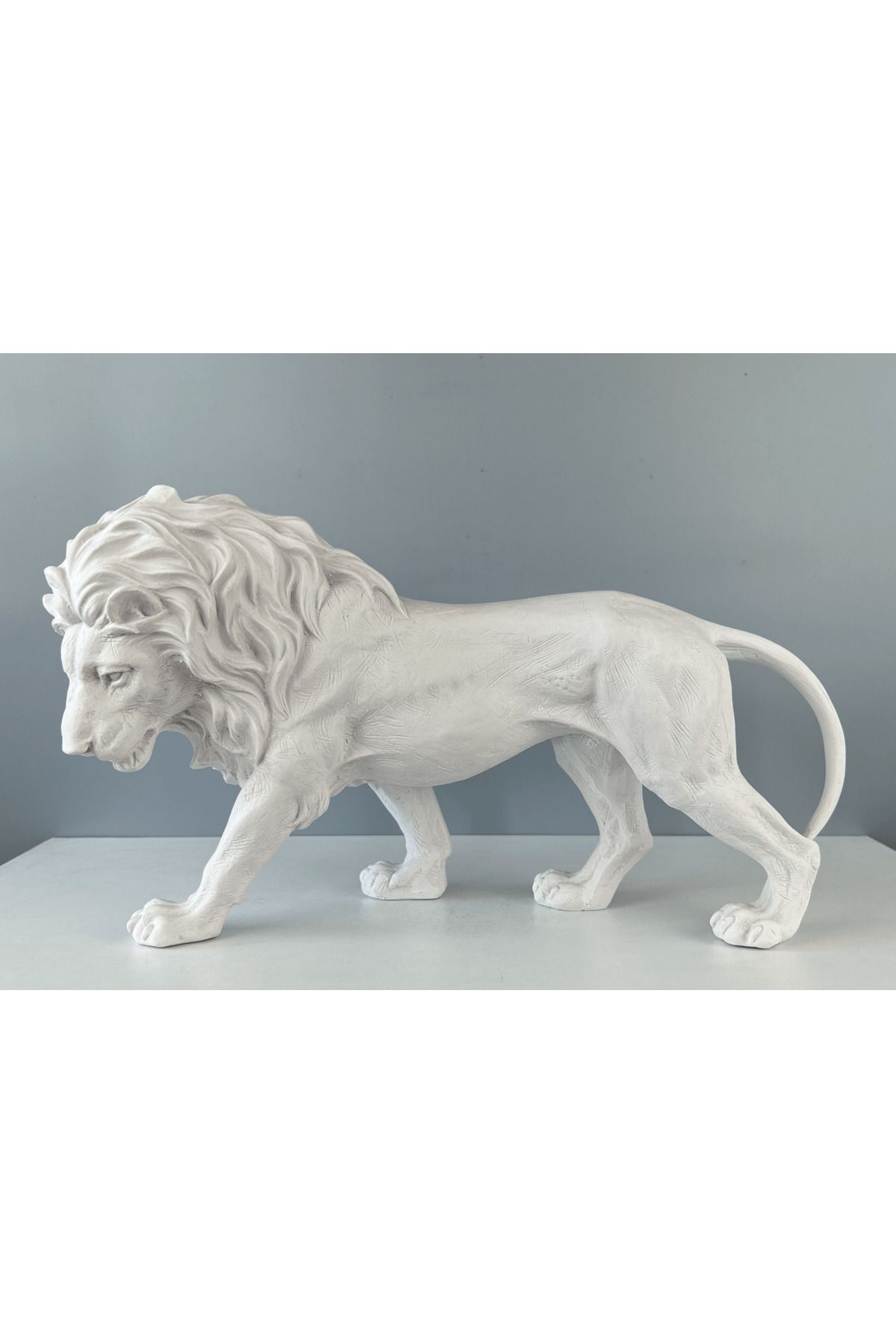 LivadoHome Aslan Dekoratif Biblo Figür