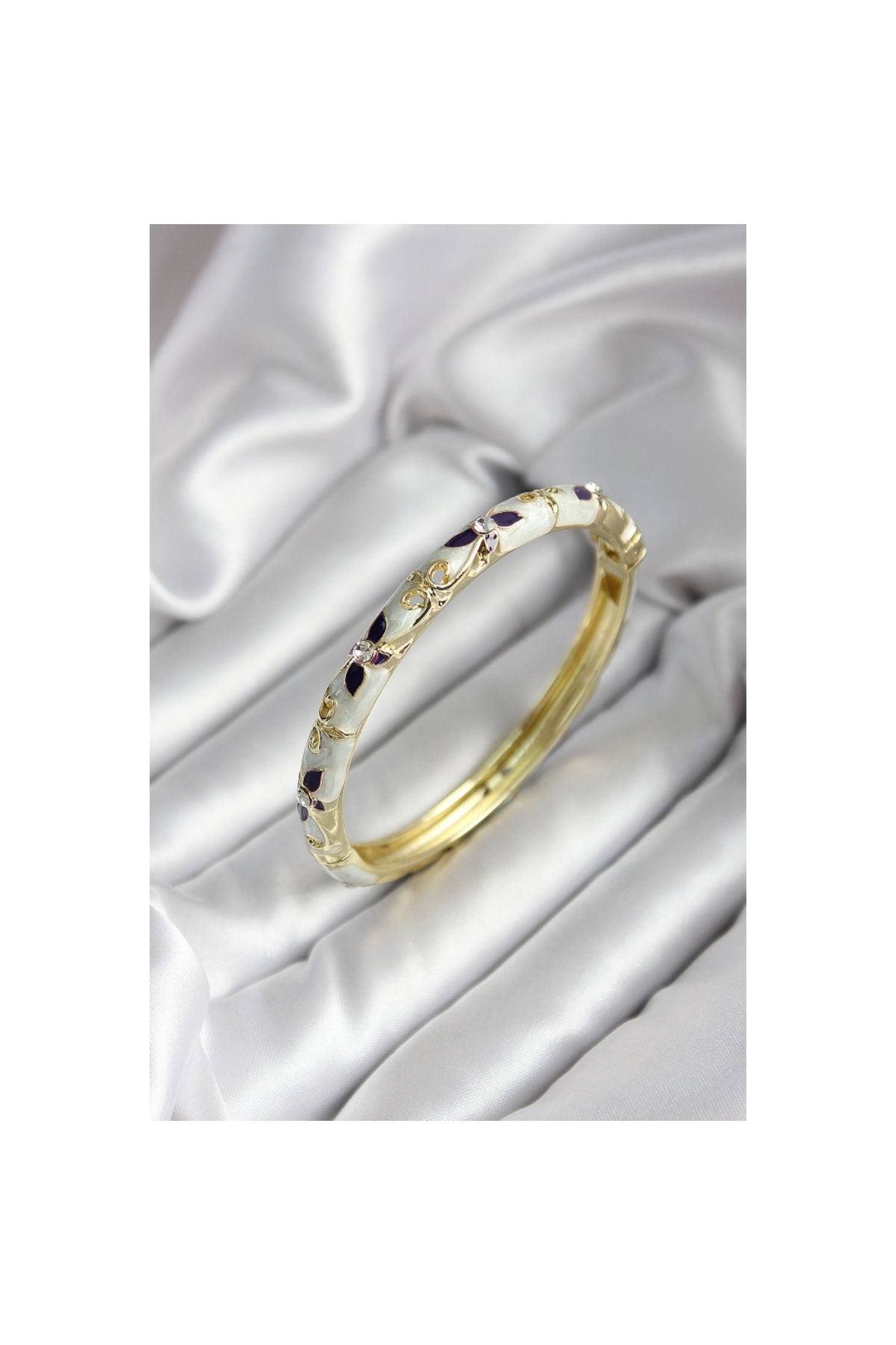 Findit Mineli Pirinç Siyah Çiçek Desenli Zirkon Taşlı Gold Renk Kadın Kelepçe (çap 60 mm)