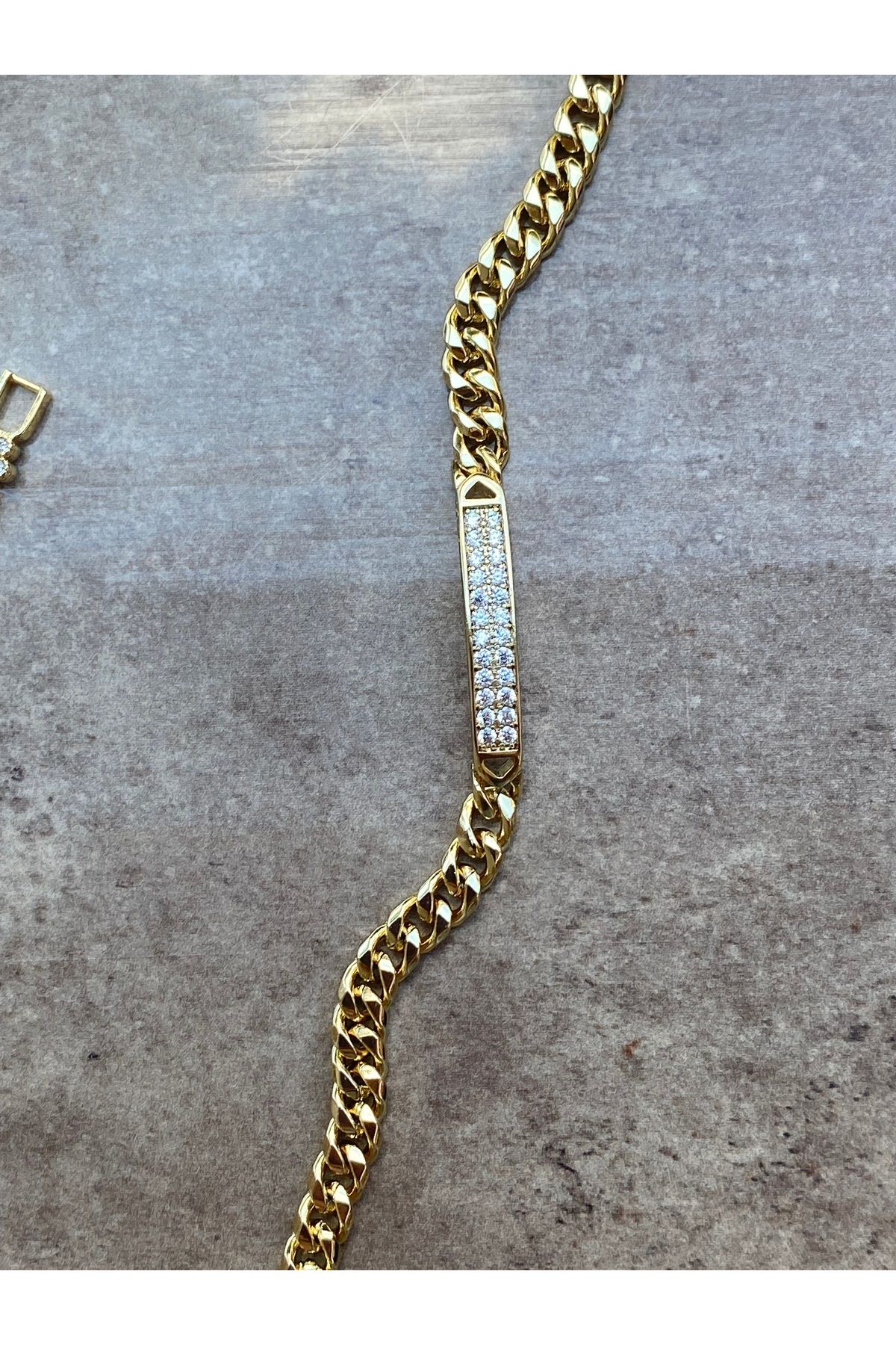 BEKLEMİN TAKILARI XUPİNG 14 K PLAKA TAŞLI GURMET BİLEKLİK( 18 cm+2 cm uzatma eki )