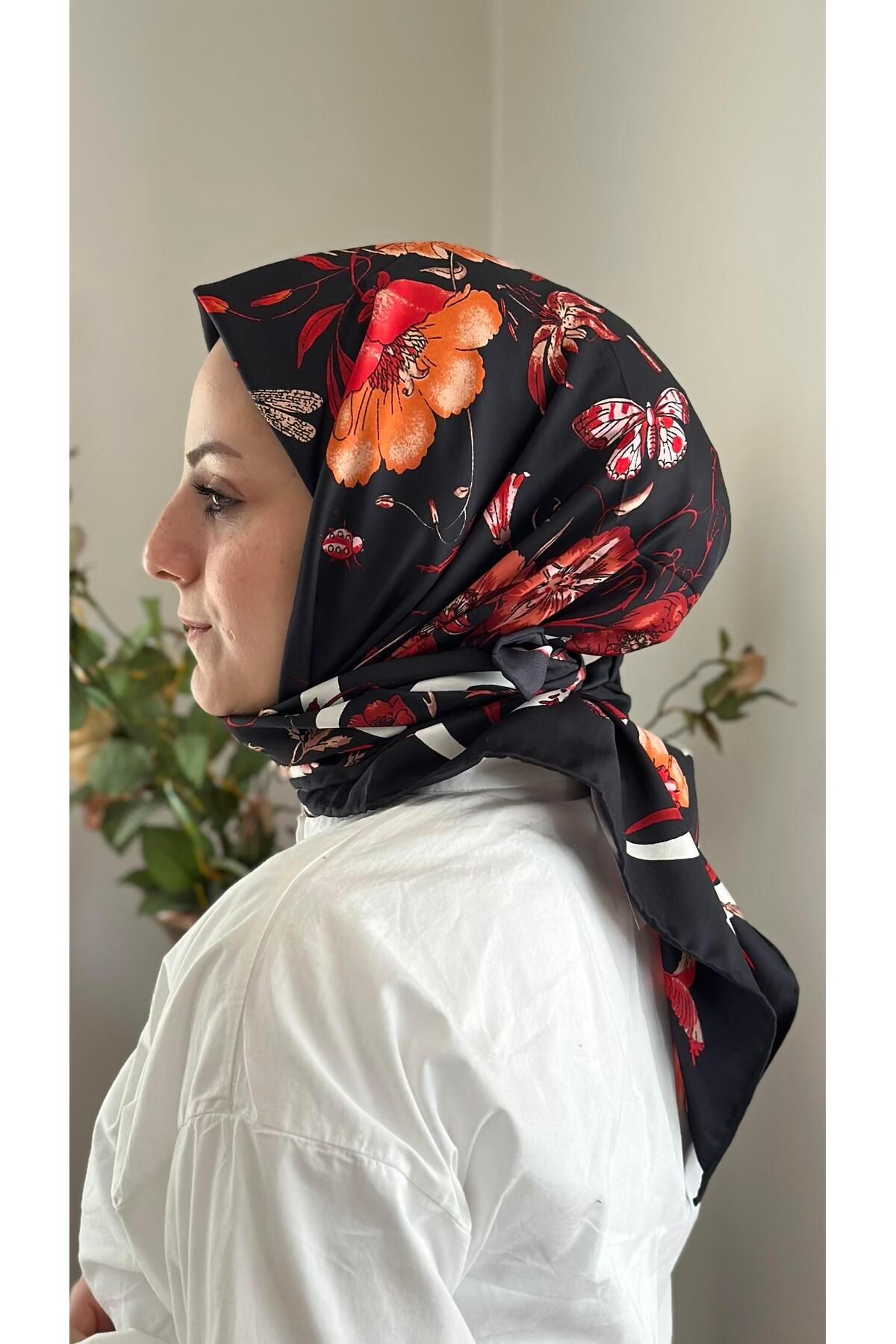 modayışığı G Marka Çiçek Siyah Twill İpek Eşarp