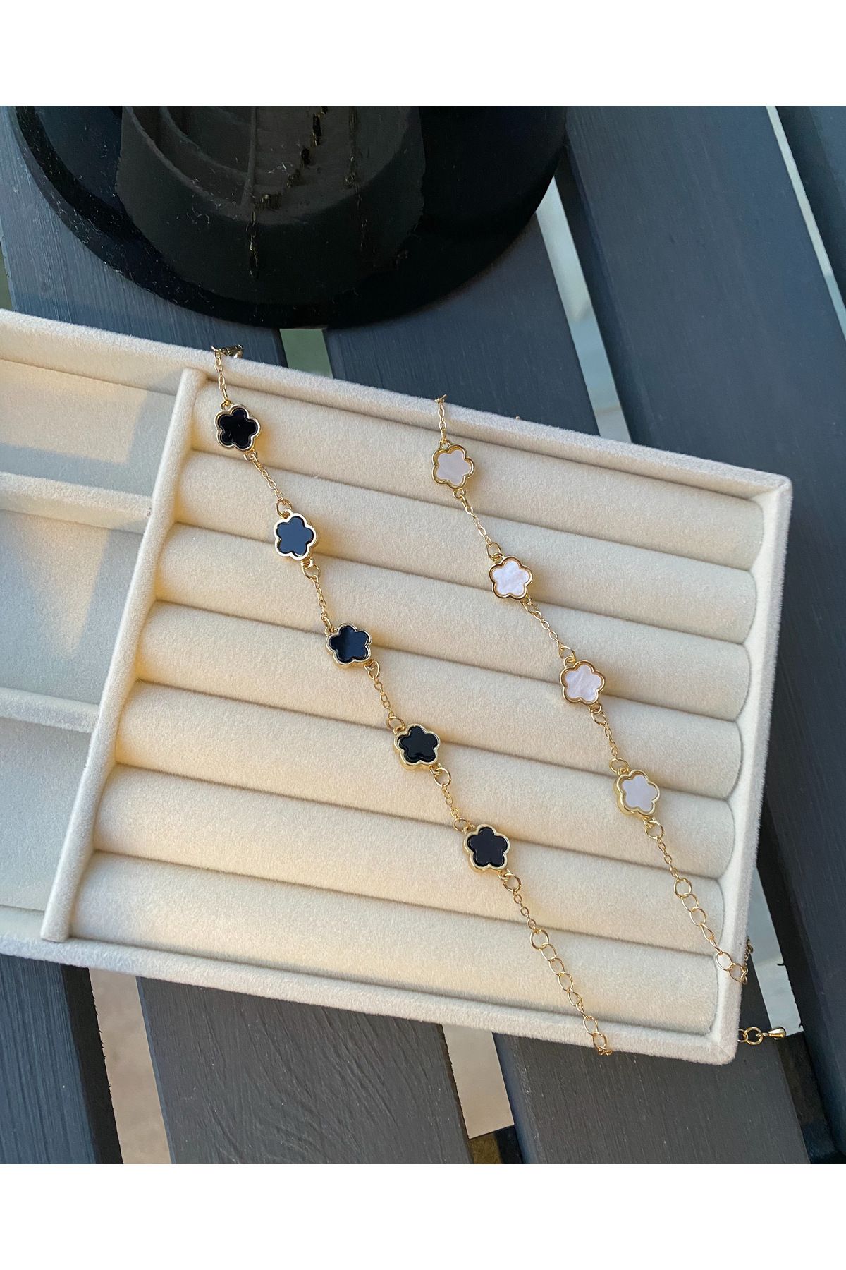 FASHİON JEWELRY Siyah-Beyaz Yonca Bileklik