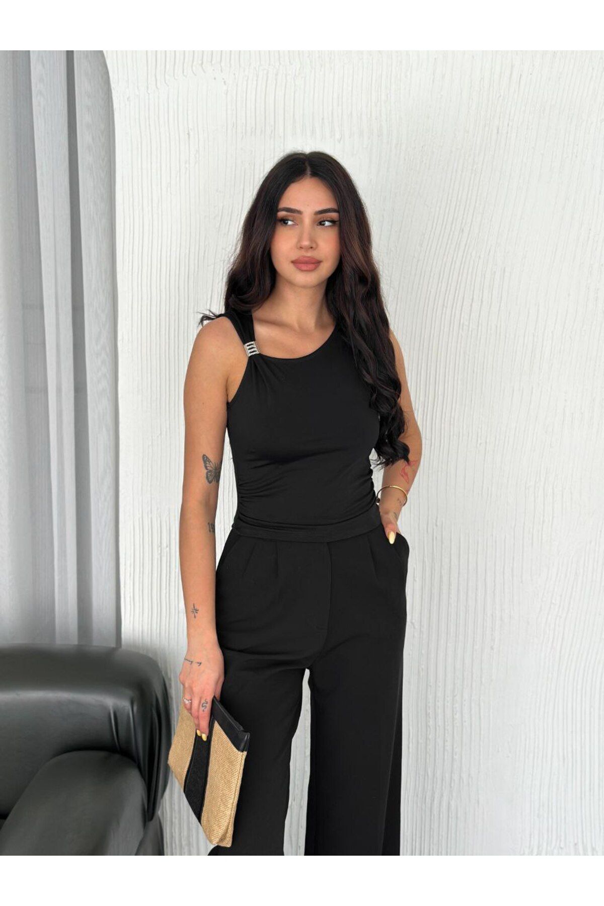 MODA Tokalı Sıfır Kol Bluz