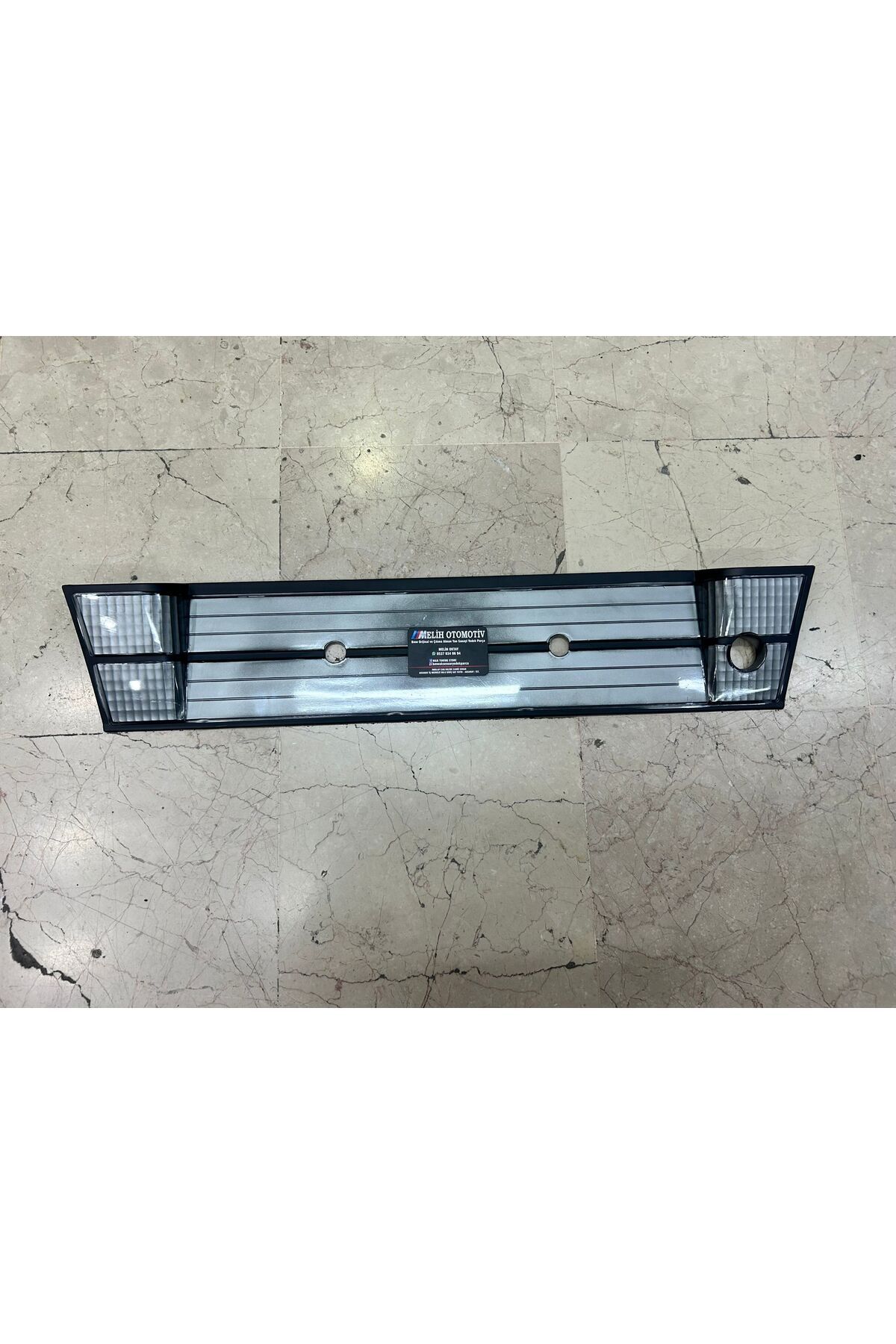 TİTANİKPARTS BMW 5 SERİSİ E34 GRİ ARKA PLAKA REFLEKTÖRÜ SIFIR PLAKA REFLEKTÖR