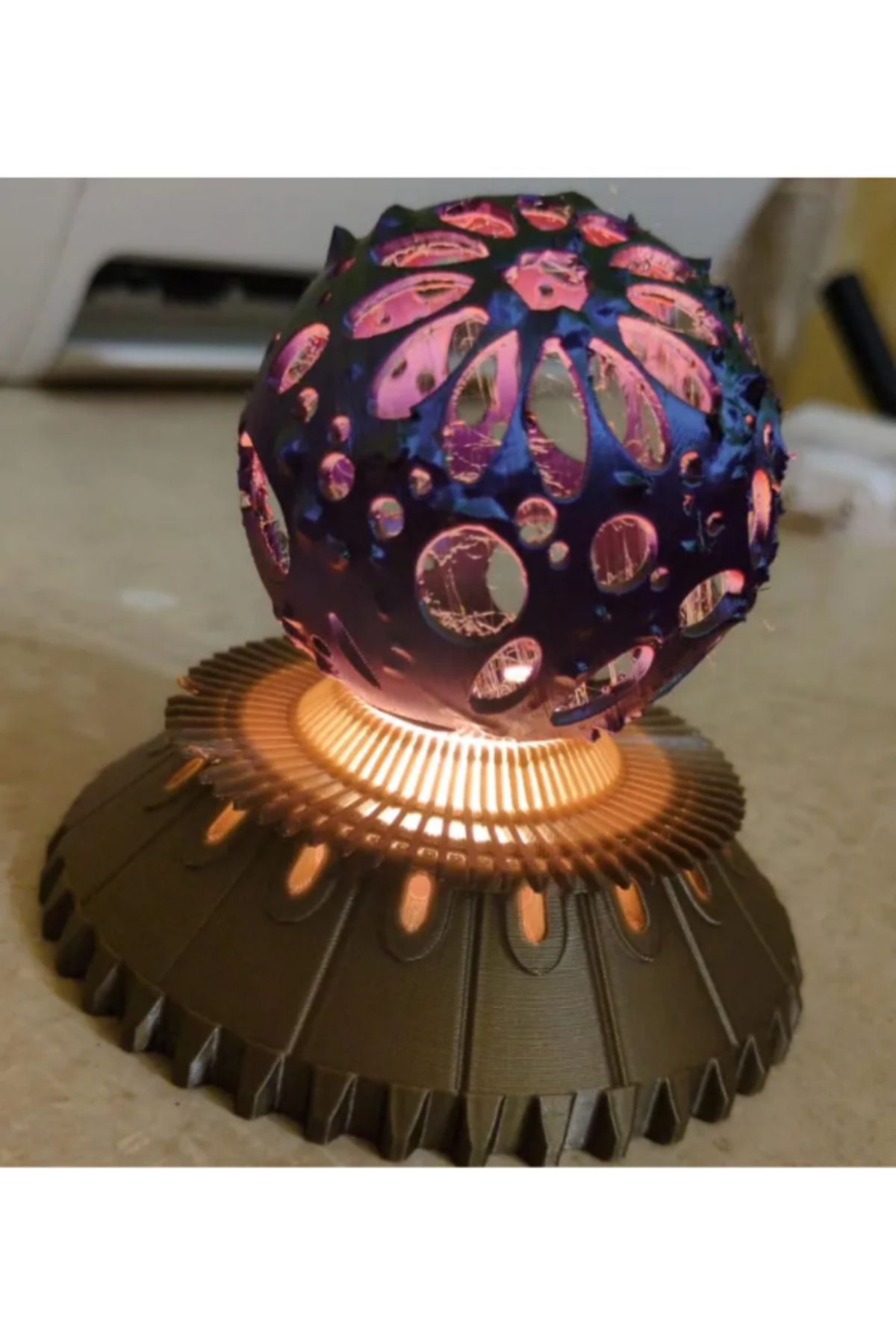 NOMOTHETIC Arcane Tarzı Anomaly LED Stand – Işıklı Dekor