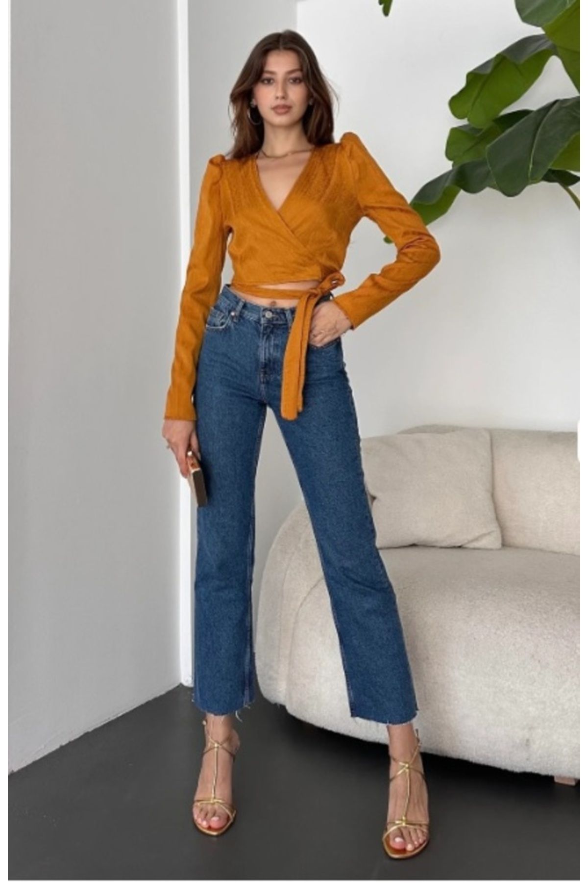 Bellanca Hardal Kruvaze Yaka Kuşaklı Crop Bluz