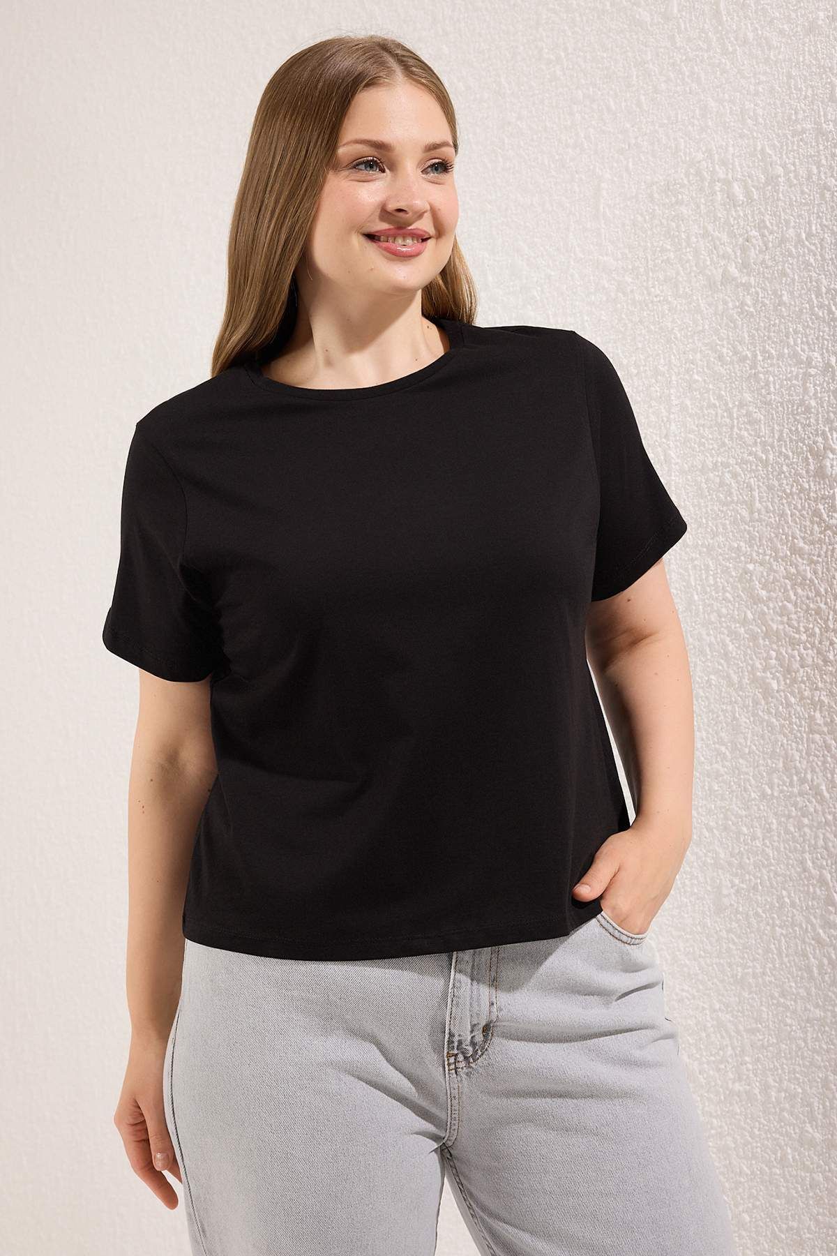 Trendyol Curve-Schwarz-weißes 2er-Pack übergroße Crop-T-Shirts TBBSS25BF00080 4