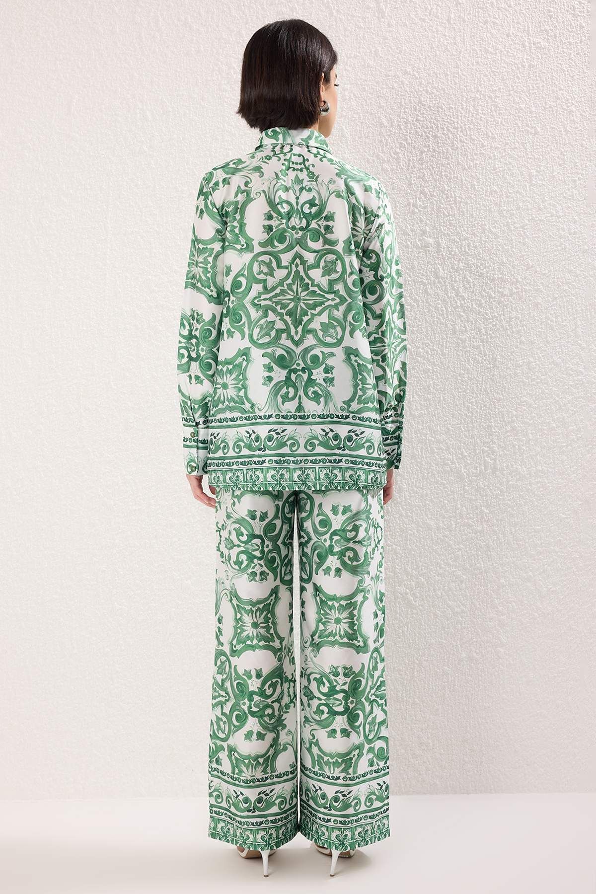 Trendyol Modest-Mintfarbenes, gemustertes, gewebtes Satin-Unter- und Oberteil-Set TCTAW25US00081 4