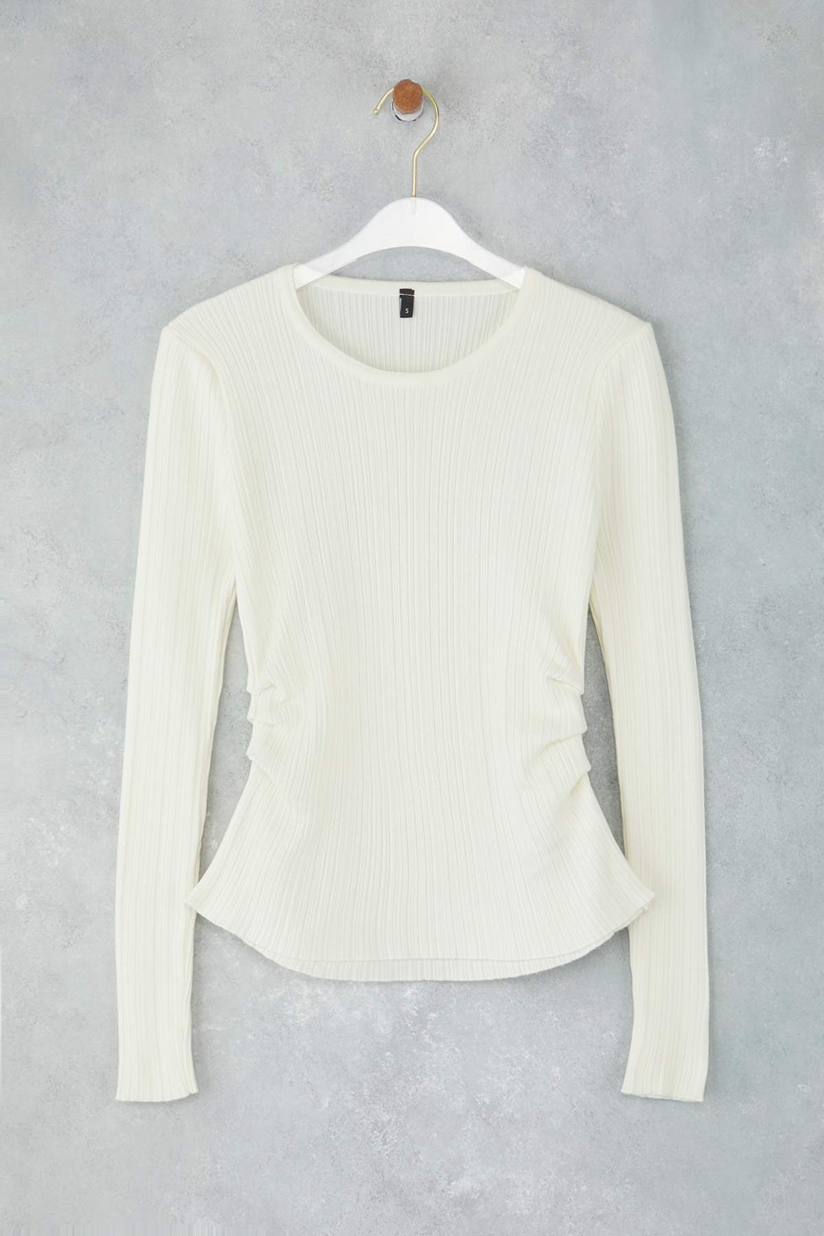 Trendyolmilla  Kemik Merserize Görünümlü Premium İplik/Özel İplik Drape/Büzgü Detaylı Triko Kazak TWOAW26KZ00041 - Görsel 5