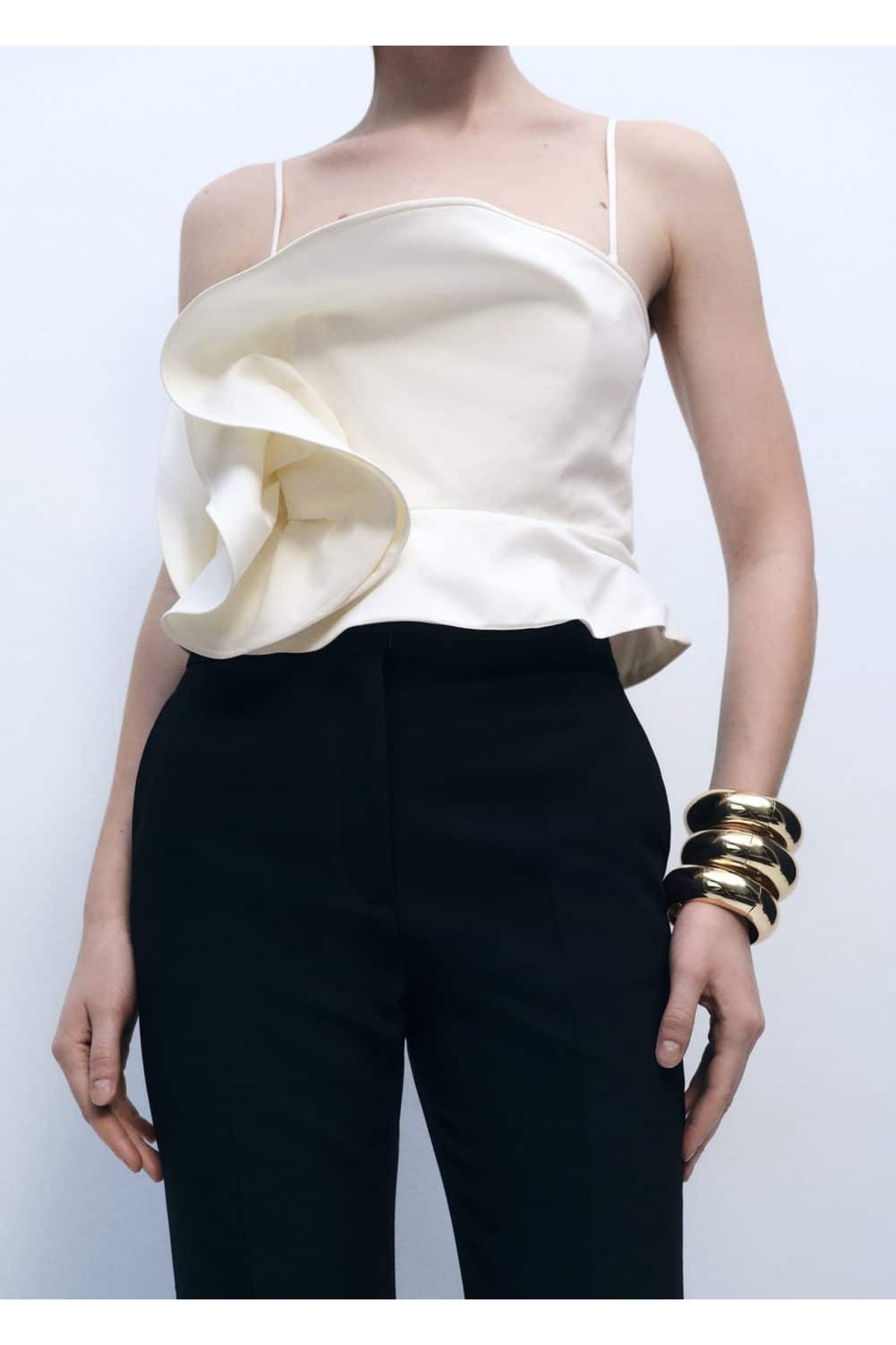 Uzun fırfırlı bluz