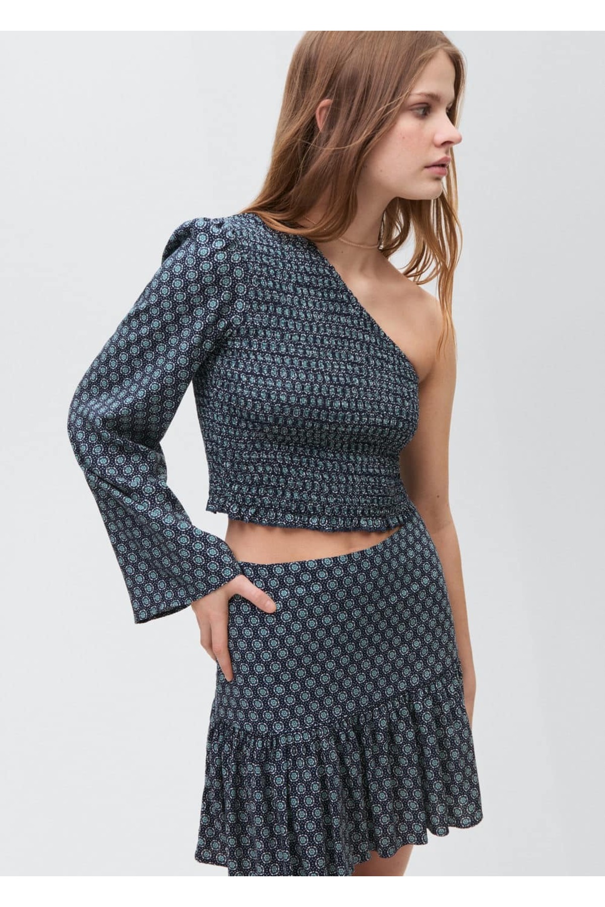 Fırfırlı asimetrik bluz