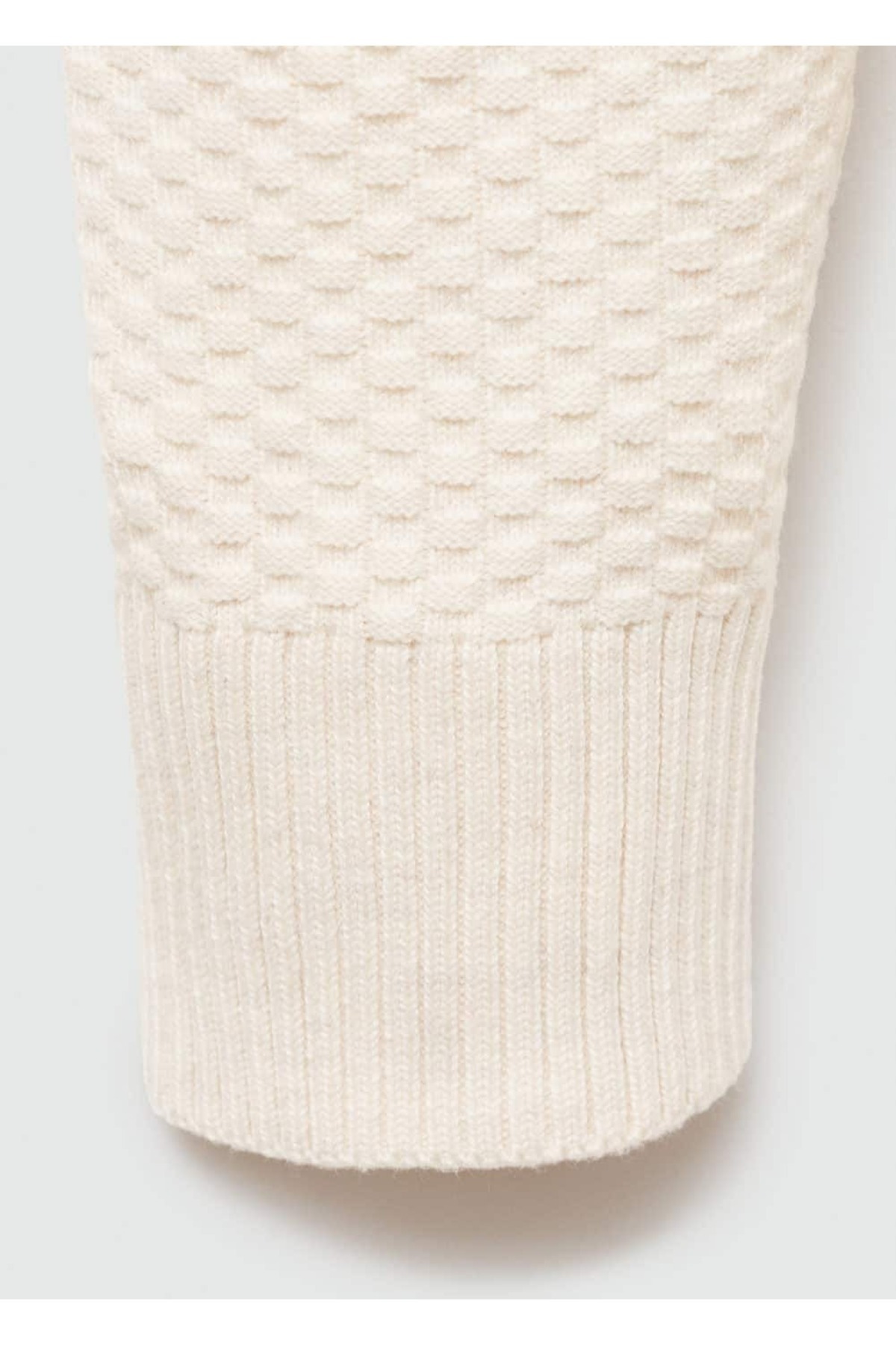 MANGO Man-Characteristics of Sweaters 6