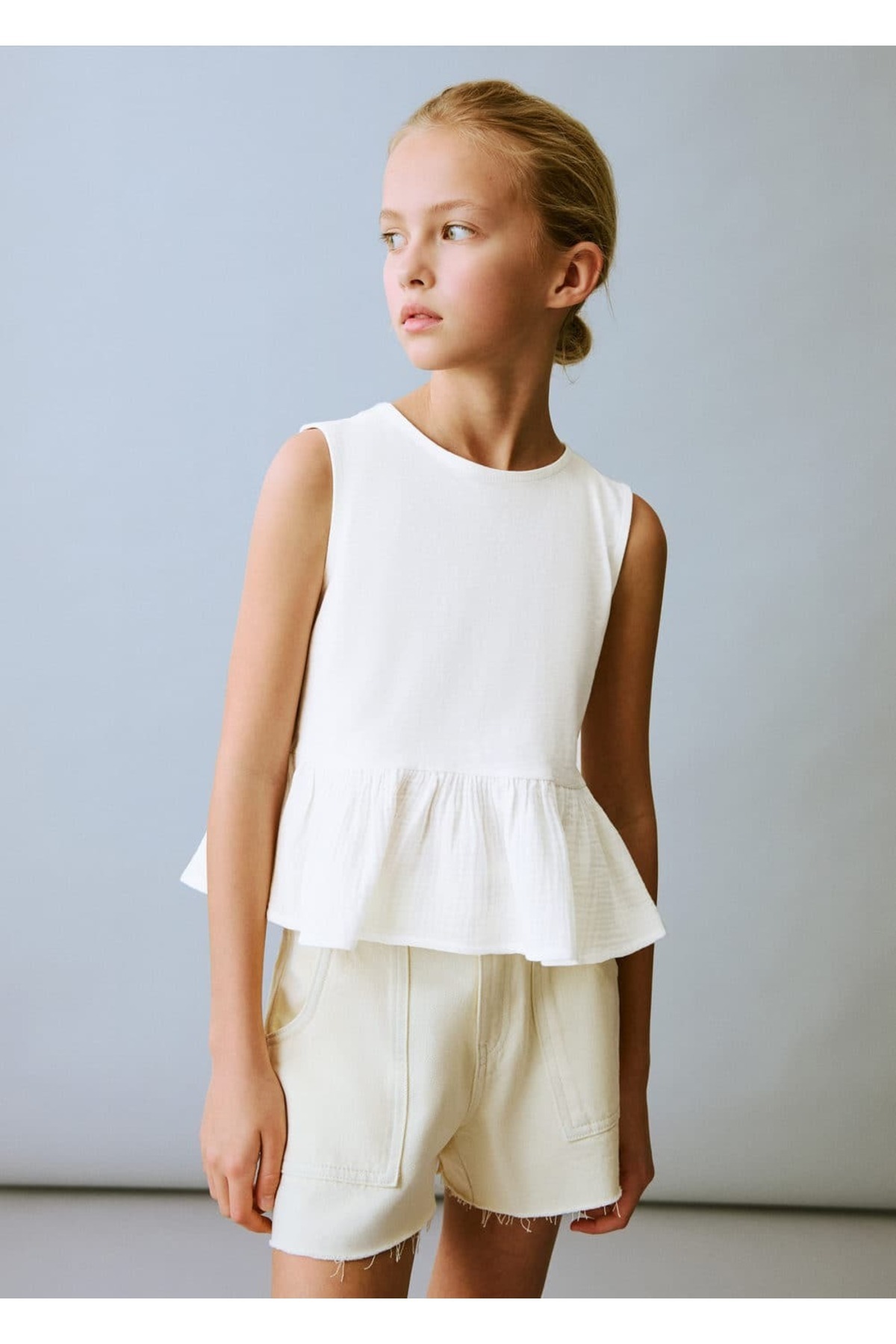 Düşük belli, düz yırtık şort