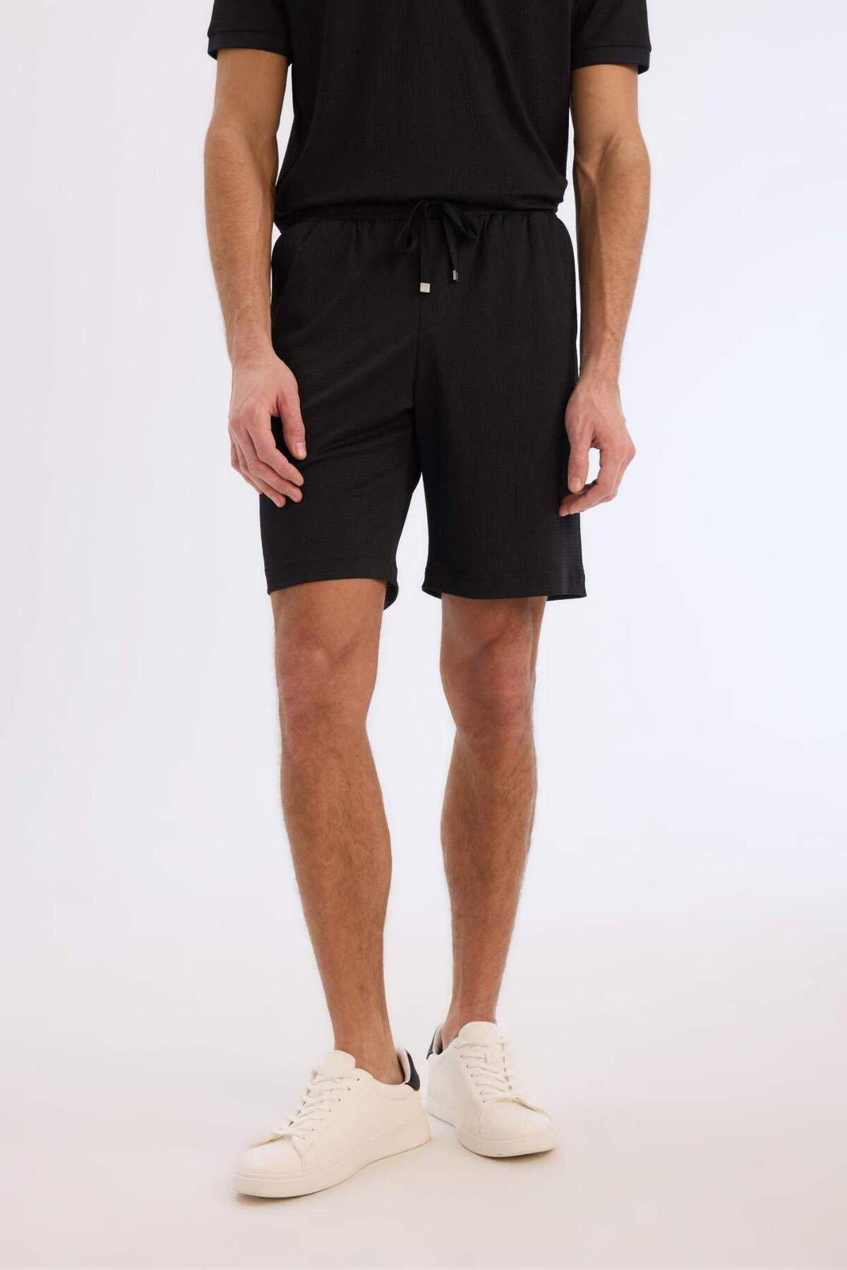 DeFacto Regular Fit Beli Bağcıklı Krinkıl Bermuda Şort E0980AX25SM