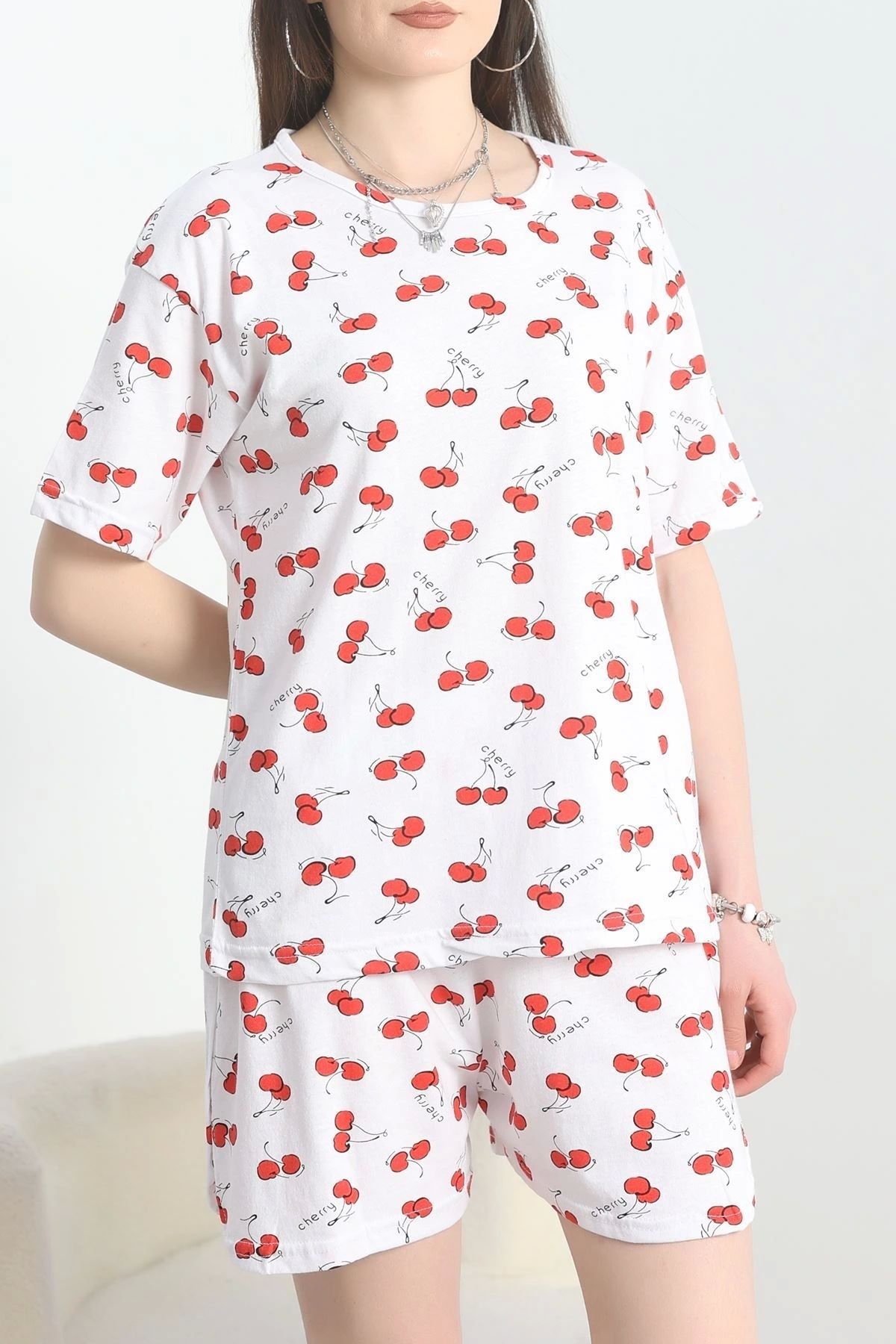 OurStyles Şortlu Yırtmaçlı Takım Beyazkırmızı - 50086.1857.