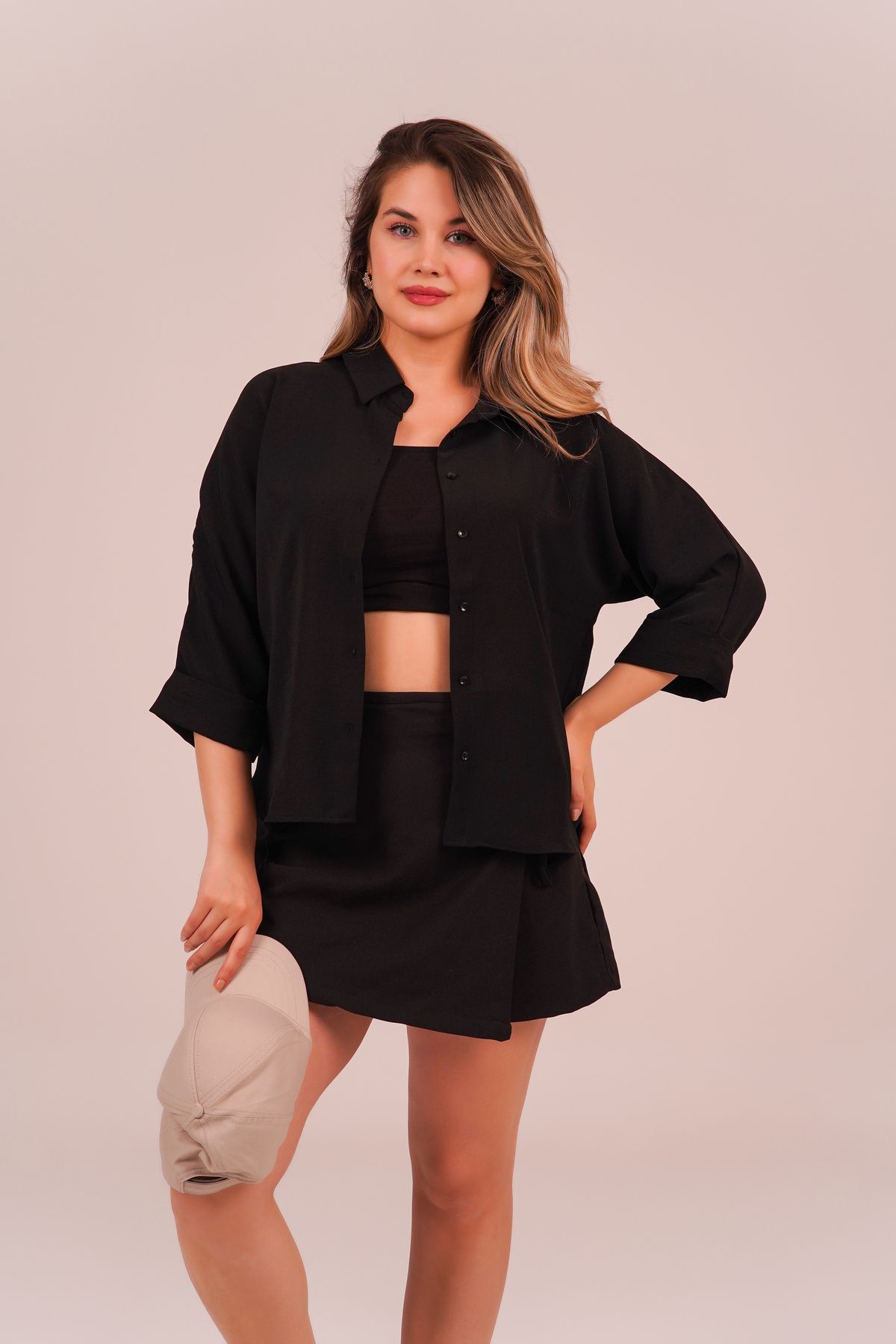 kazarina kadın beyaz oversize truvakar kollu kısa gömlek