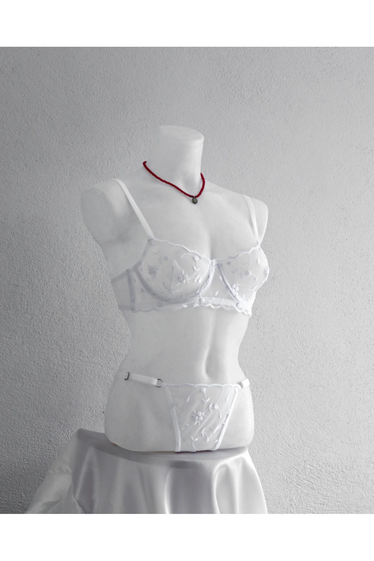 Sellsha The Essence – Beyaz Lingerie Set