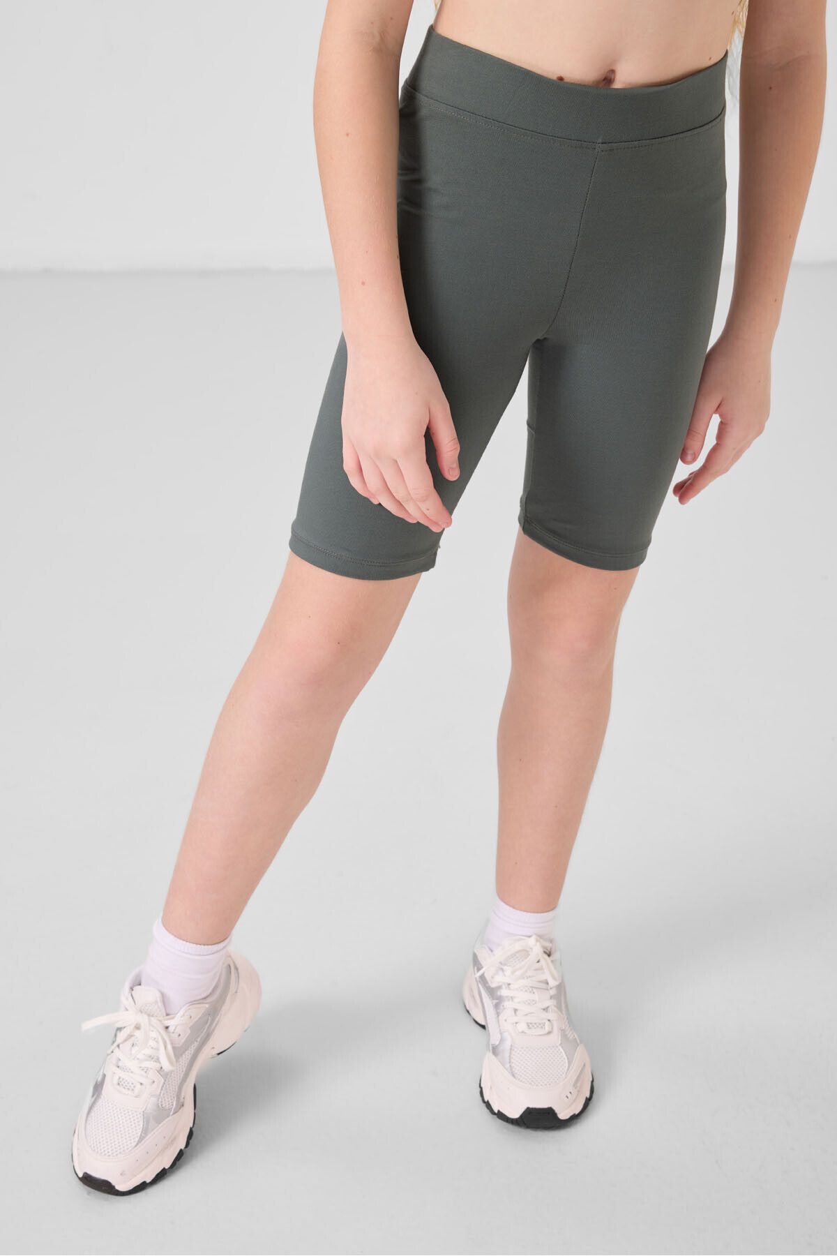 TOMMY LIFE Haki Pamuklu Kısa Paça Standart Fit Basic Kız Çocuk Tayt - 75188