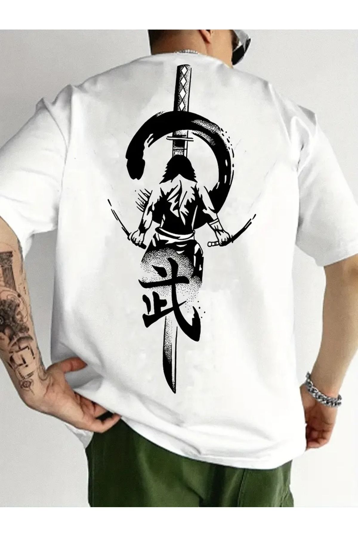 LAND MODA Erkek Yazlık Rahat Grafik T-Shirt - Koyu Japon Samuray Kılıcı ve Kader Baskısı, Beyaz %100 Pamuk,