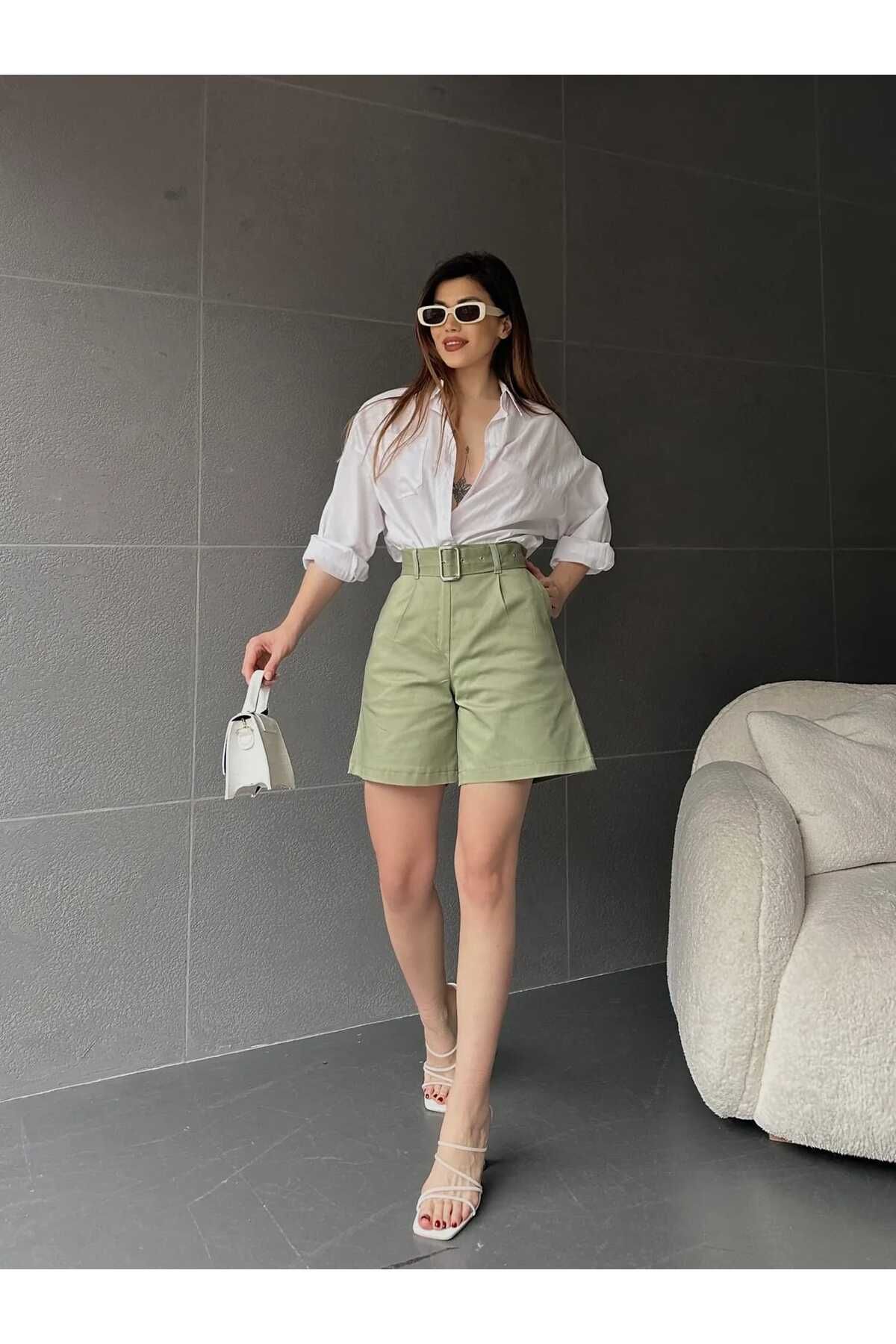 Zeliza Moda Evi Kuş Gözü Kemerli Geniş Paçalı Mom Kadın Şort