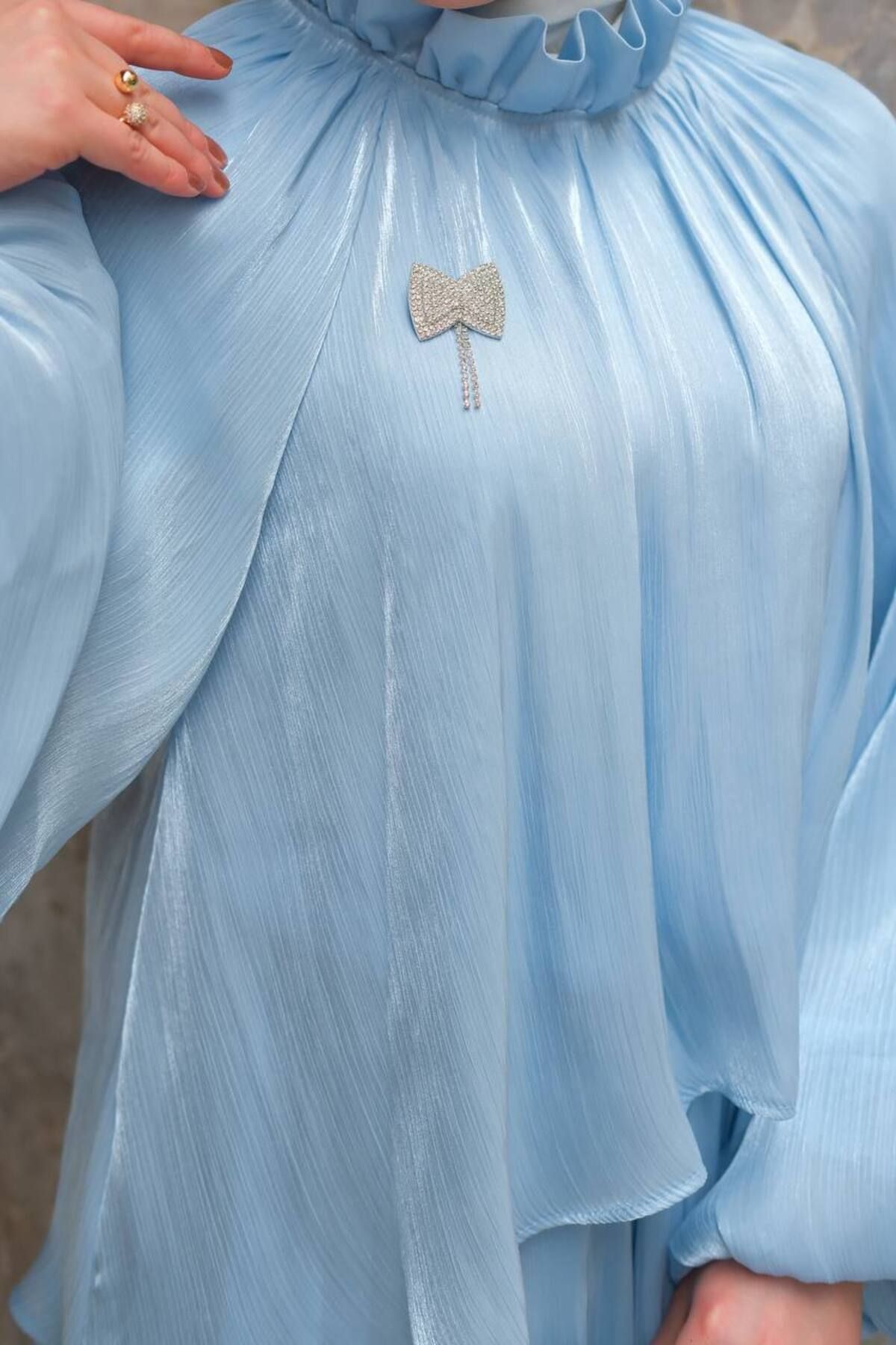 Butik BROŞ DETAYLI ELBİSE