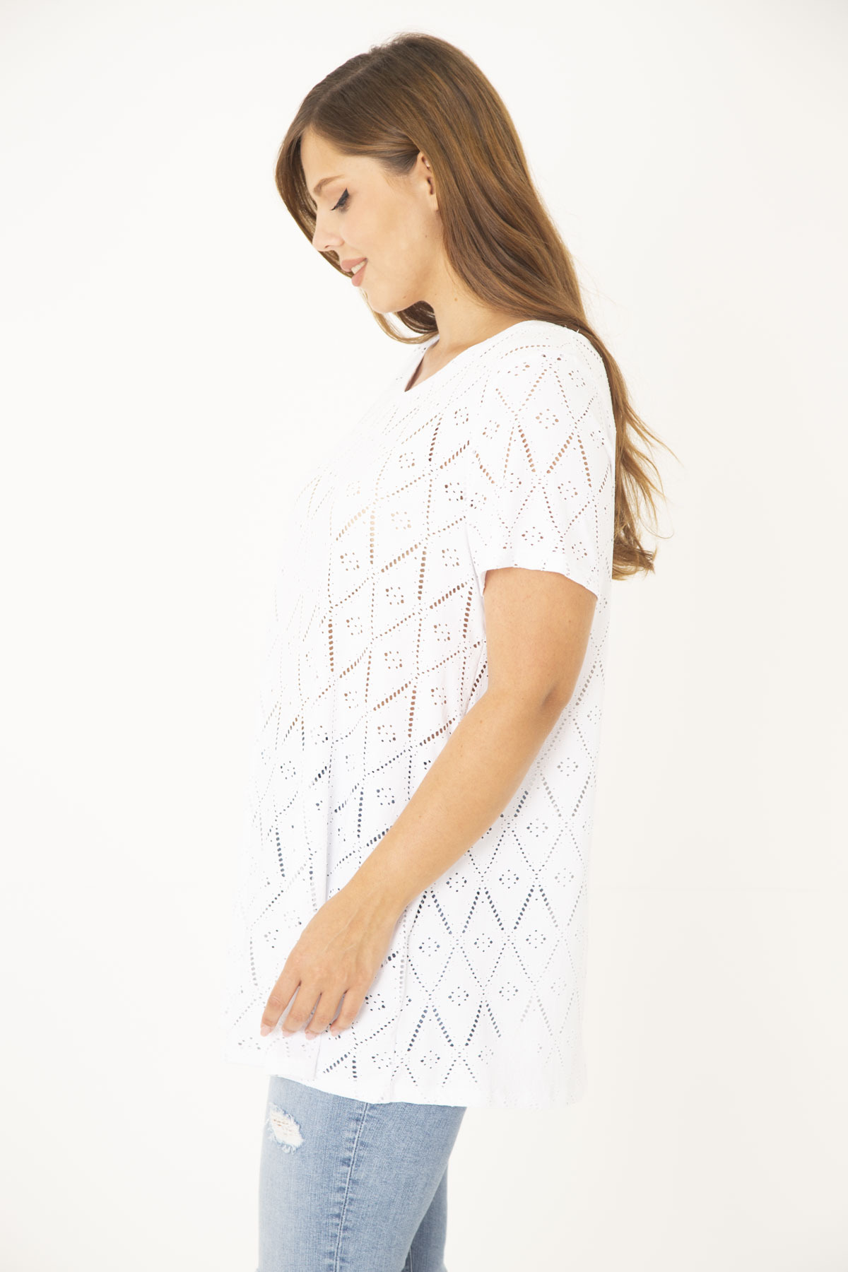Şans-Women's Large Size White Perforated Fabric V-Neck Short Sleeve Blouse 65N36944 4