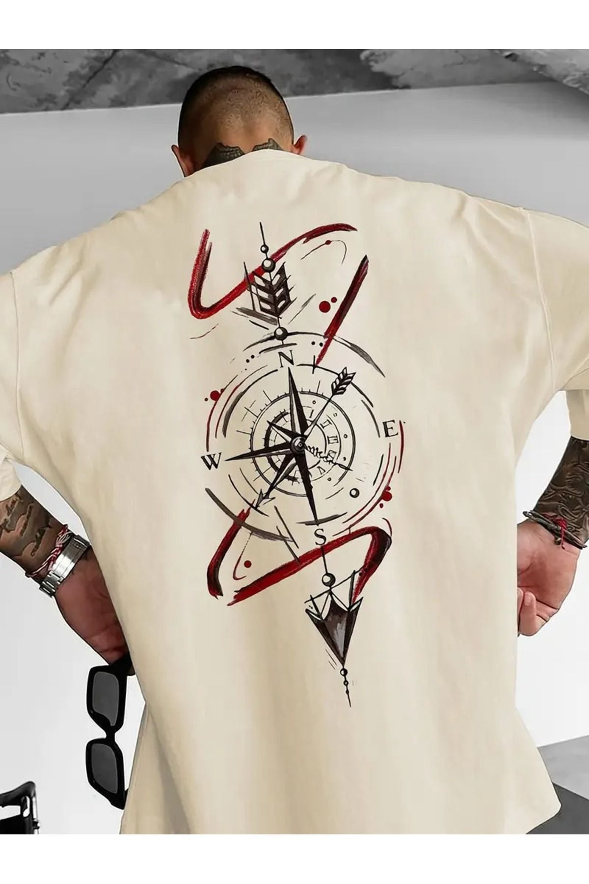 LAND MODA Erkekler için Rahat Pusula Grafik T-Shirt - Polyester, Bol Kesim, Yuvarlak Yaka, Kırmızı ve