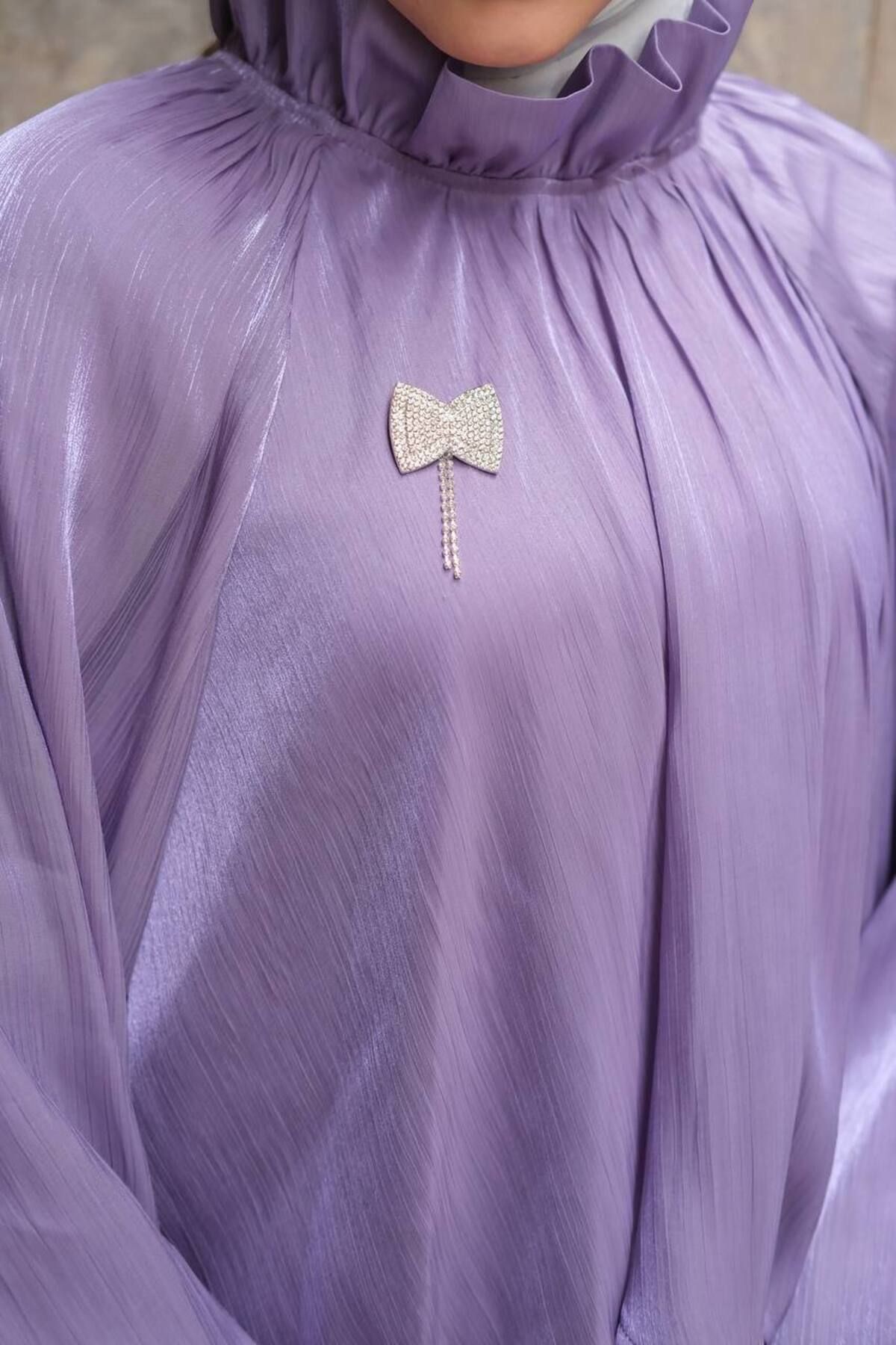 Butik BROŞ DETAYLI ELBİSE