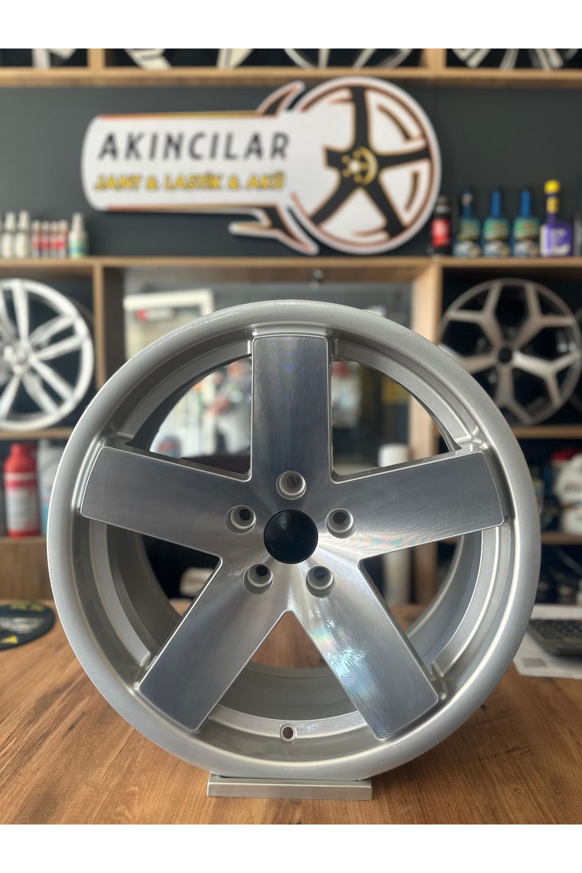DY Jant 8.0x18” 5x114 et35 73.1 silver