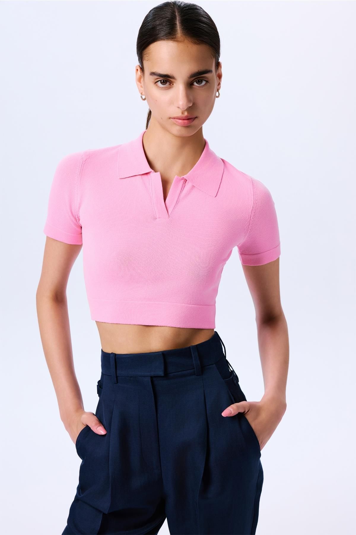 rue. Basic Kısa Kollu Crop Pembe Bluz