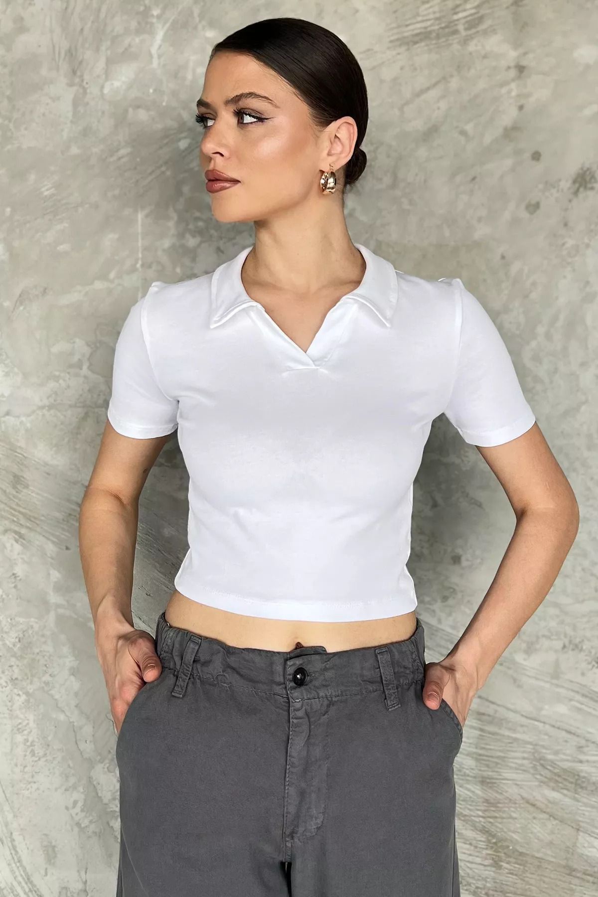 GÜLSELİ Beyaz Kadın Polo Yaka Tişört