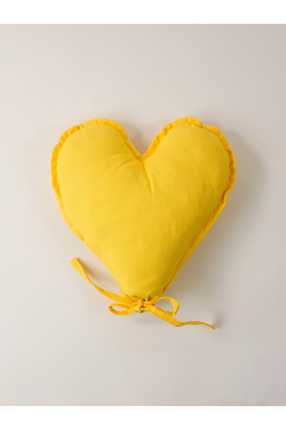 Galia Tasarım Kalpli Balon Yastık Sarı 43x45 Cm