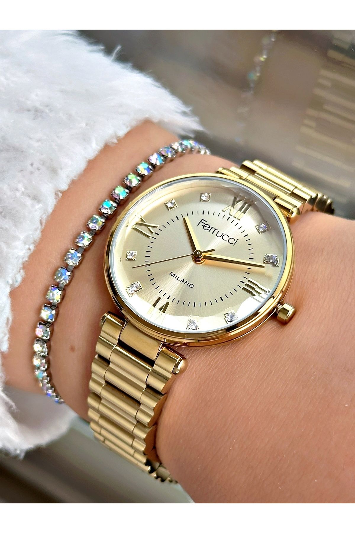 Ferrucci FERRUCCİ TAŞ RAKAMLI GOLD METAL KADIN KOL SAATİ