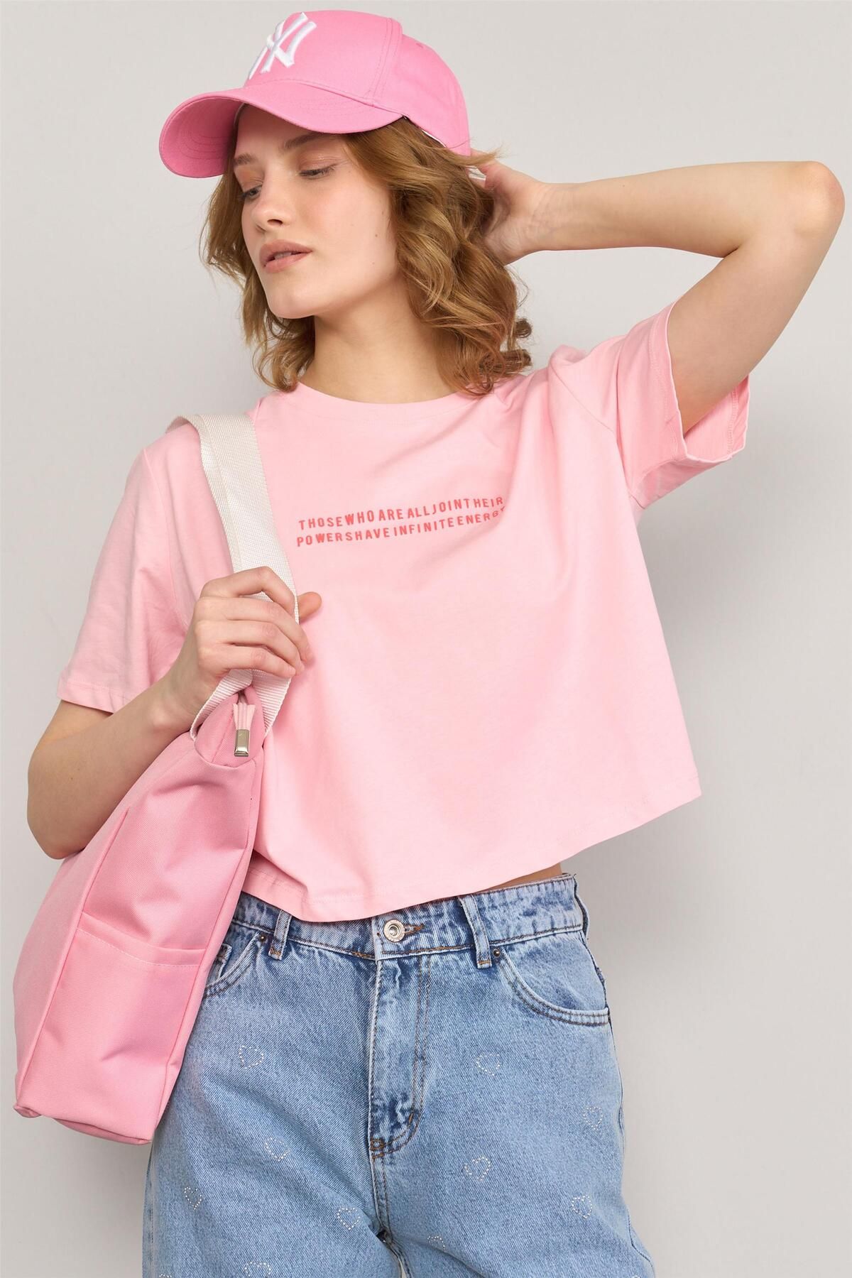 FİTHİT Çetinkaya Fithit 8363 Bisiklet Yaka 30/1 Penye Regular Crop T-shirt Açık Pembe