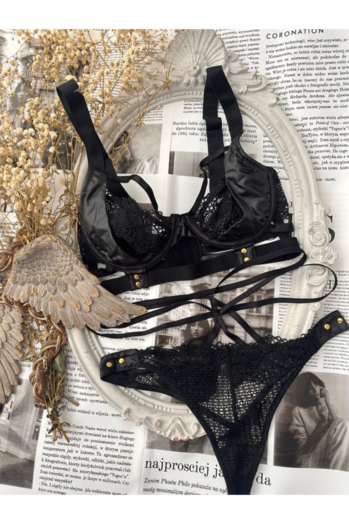 Delar Luxury Lace Deri ve File Detaylı Çoraplı İç Çamaşırı Takımı