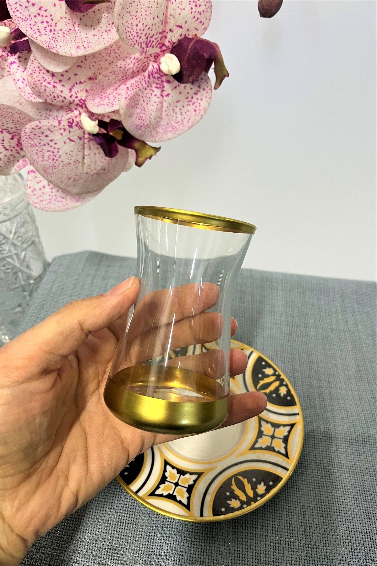 Paşabahçe PAŞABAHÇE HEYBELİ ÇAY BARDAKLI PORSELEN TABAKLI 12 PARÇA ÇAY TAKIMI