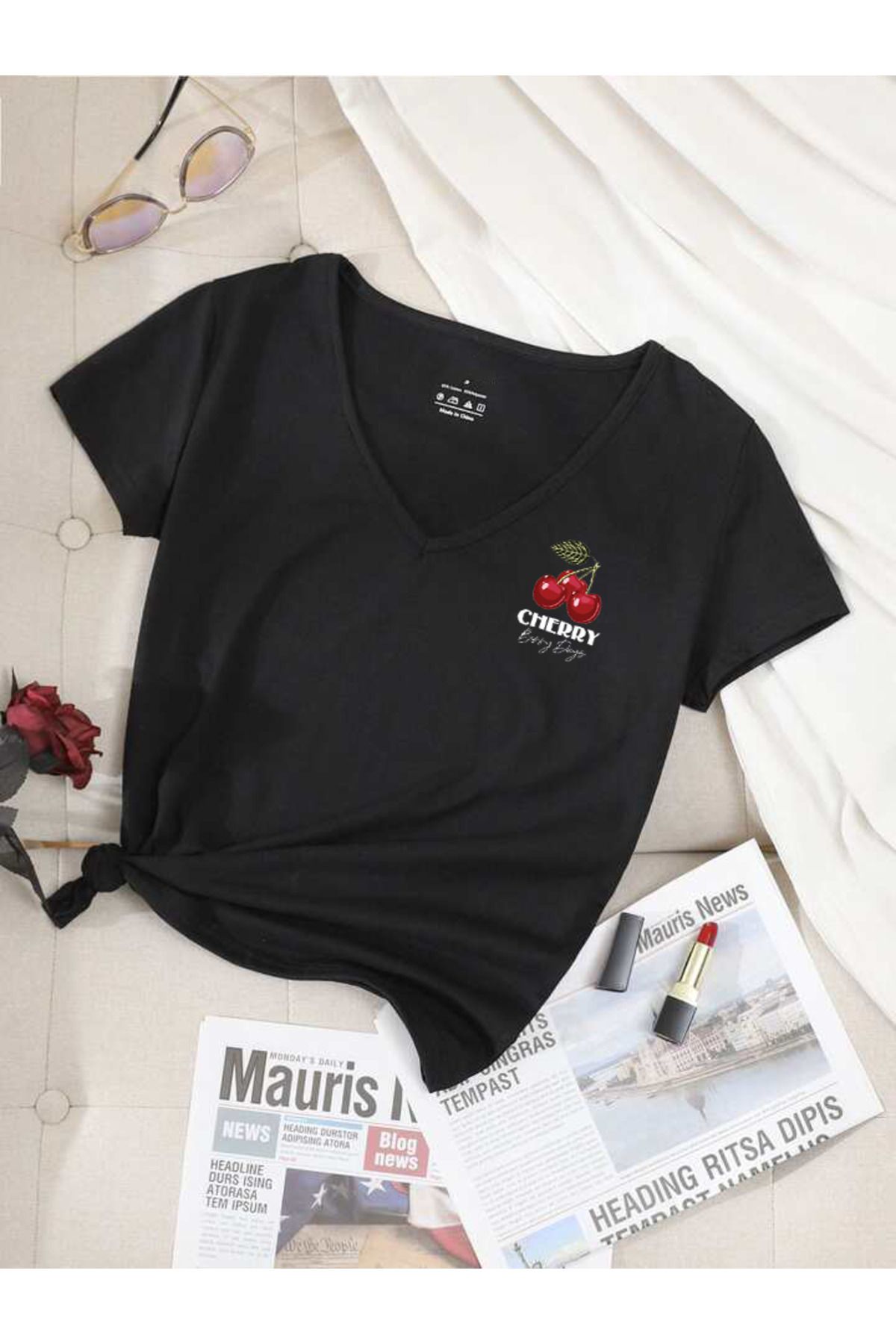 FAVORİST V Yaka (Cherry) Baskılı Yazlık Tshirt Regular Kalıp