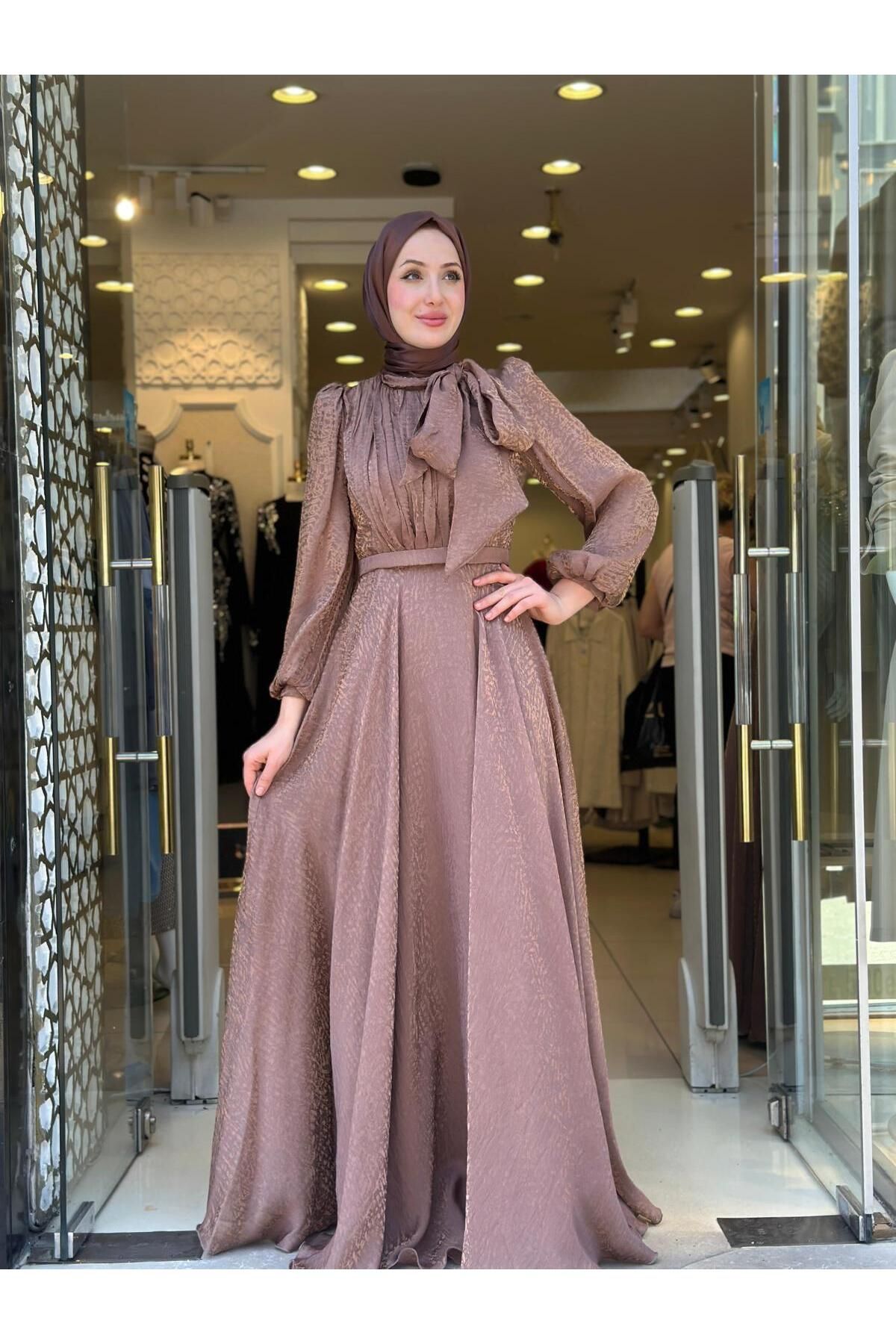 MODA DESENLİ ELBİSE