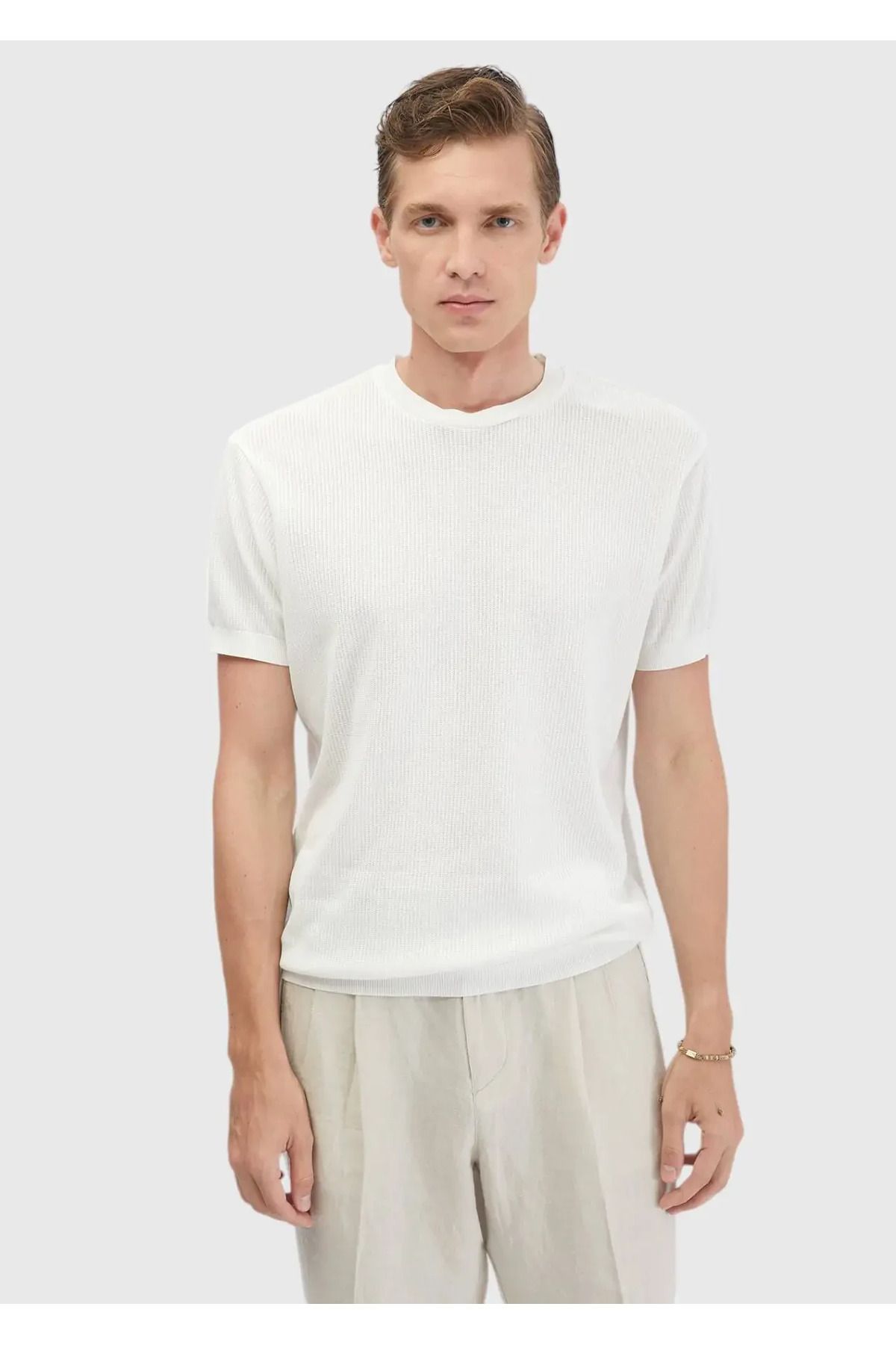 Ramsey Beyaz Jakarlı Bisiklet Yaka %100 Pamuk T-Shirt