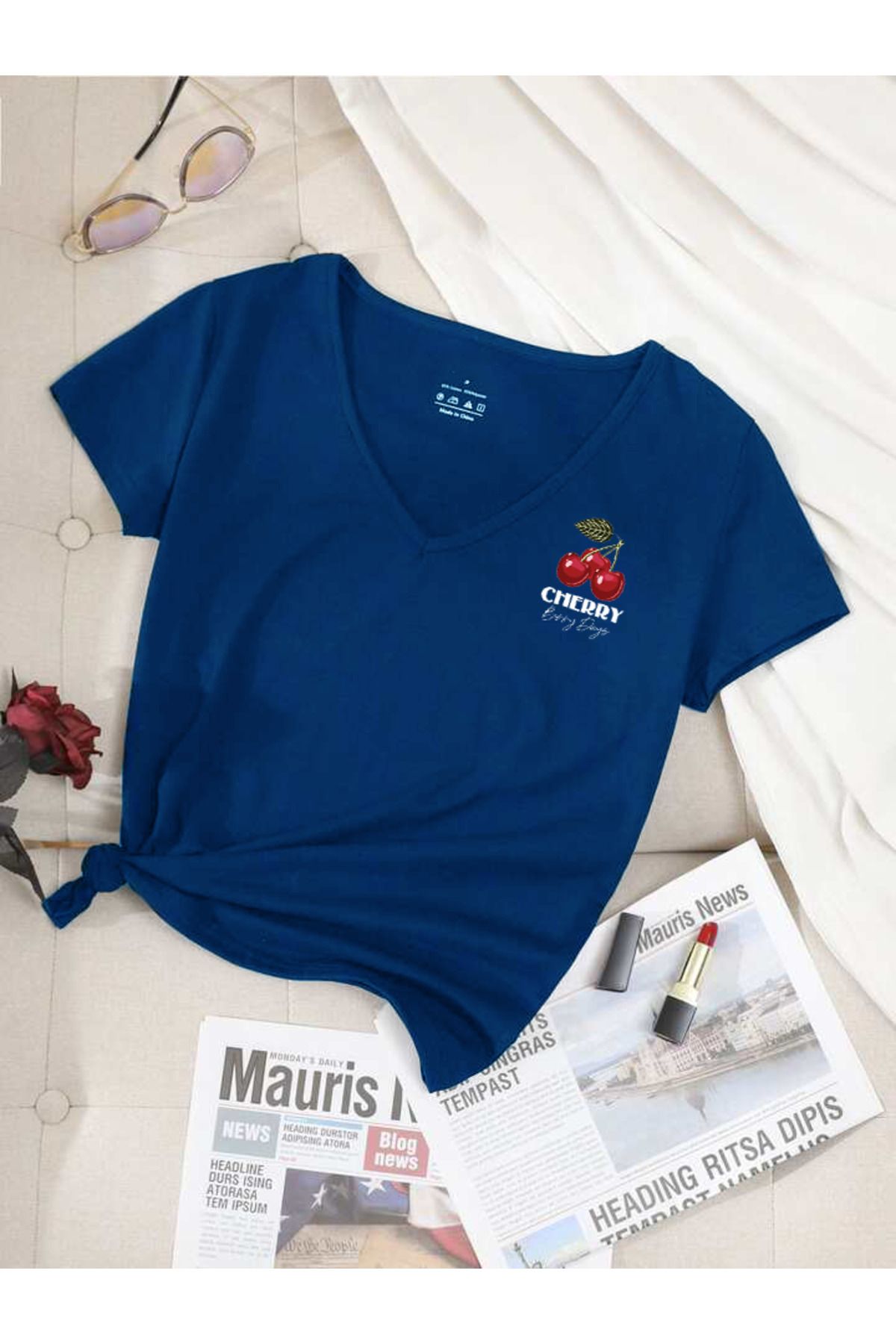 FAVORİST V Yaka (Cherry) Baskılı Yazlık Tshirt Regular Kalıp