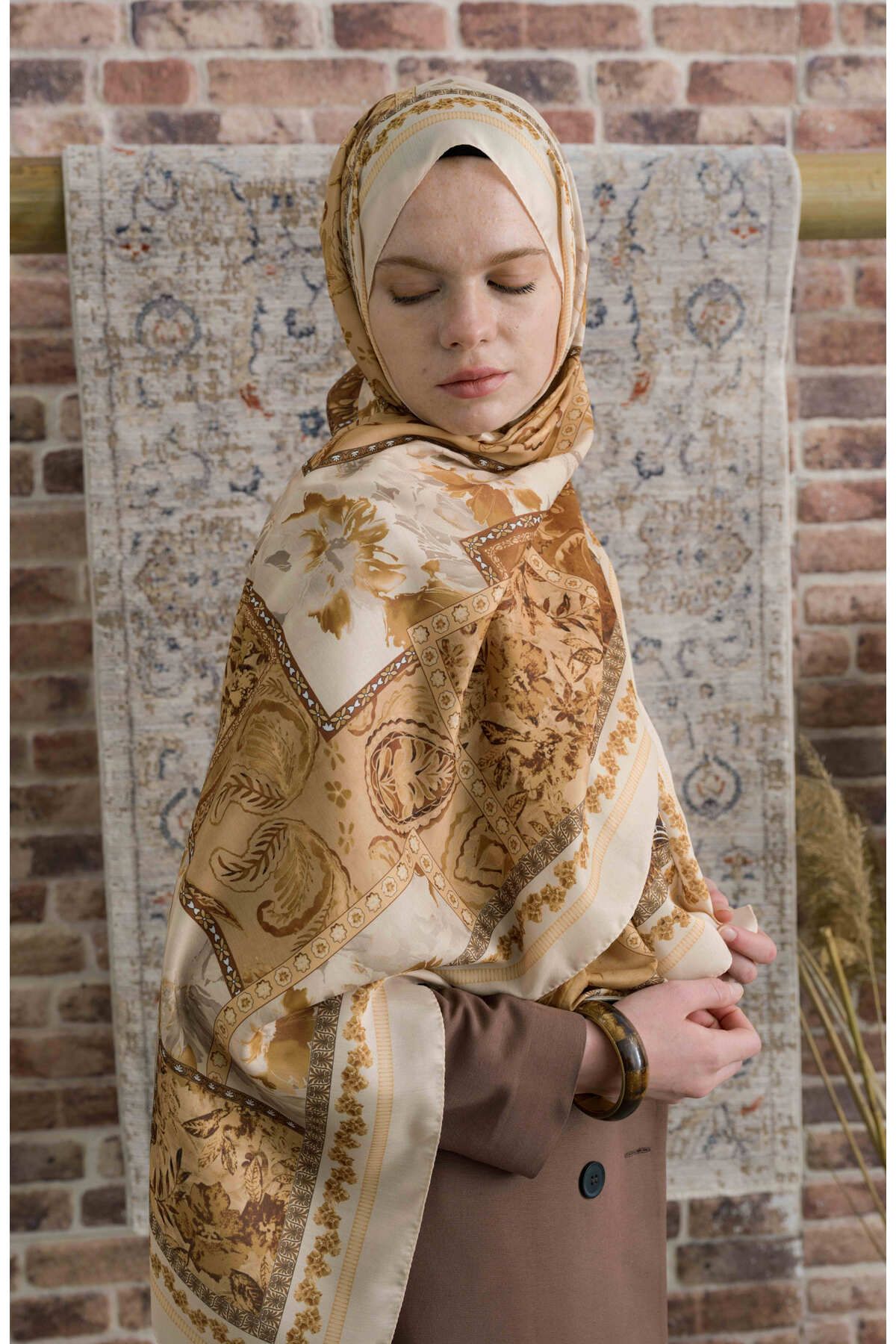 Fatma Atasoy-Hibisca Soft Yellow Ethnic Patterned Shawl 3