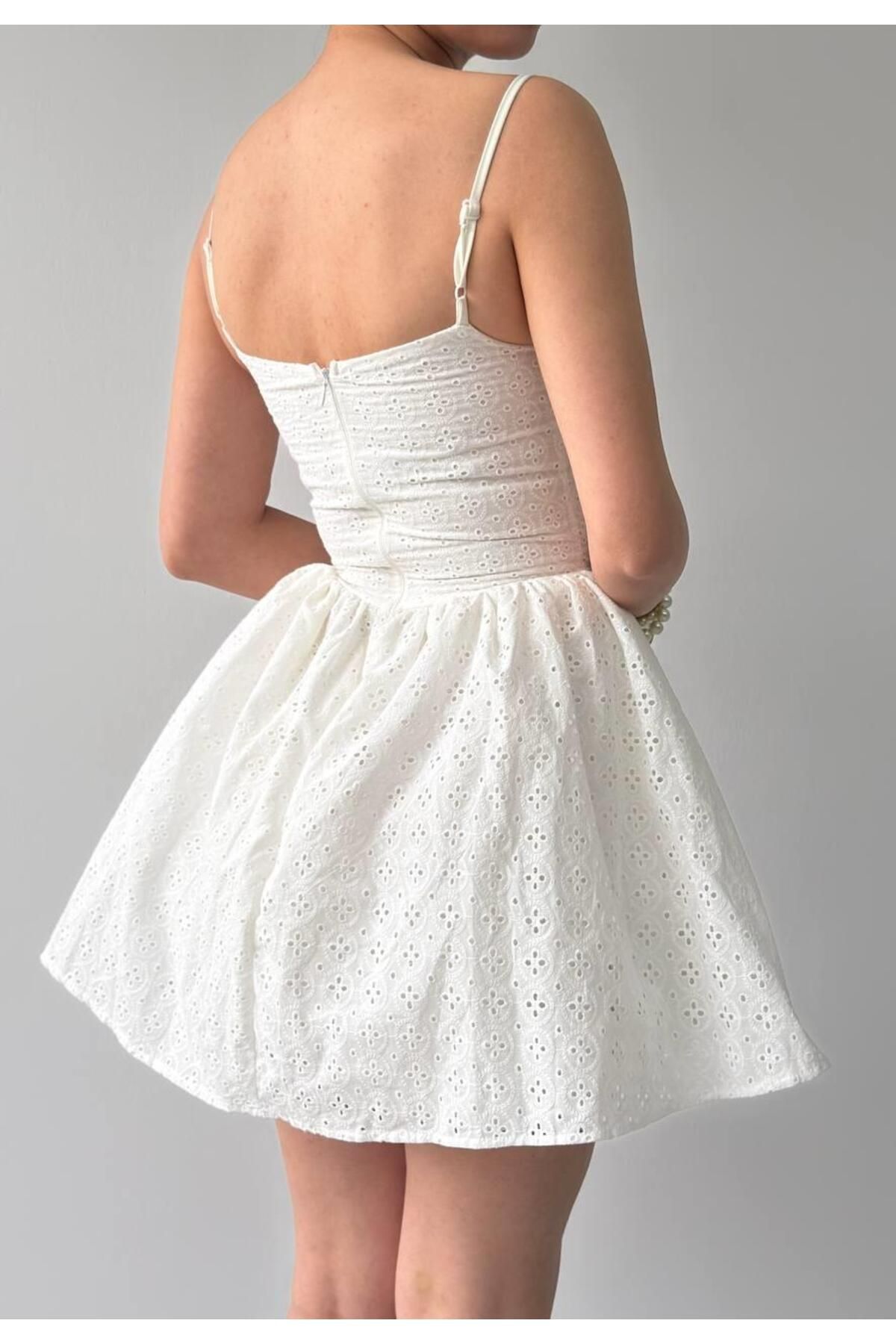 conconmoda Askılo Fisto Gloplu Mini Carina Elbise