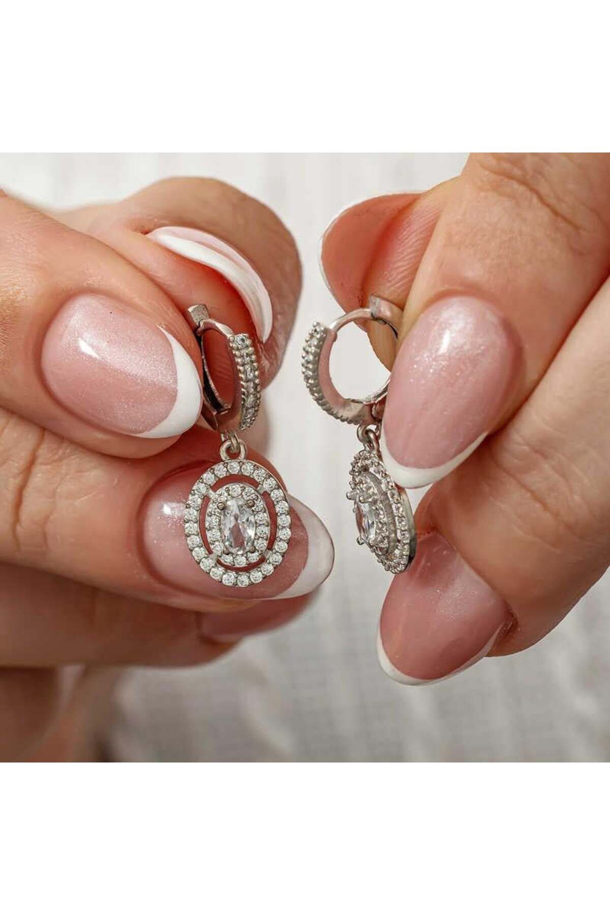 alsepeteavm Gümüş Rose Oval Taşlı Sallantılı Küpe