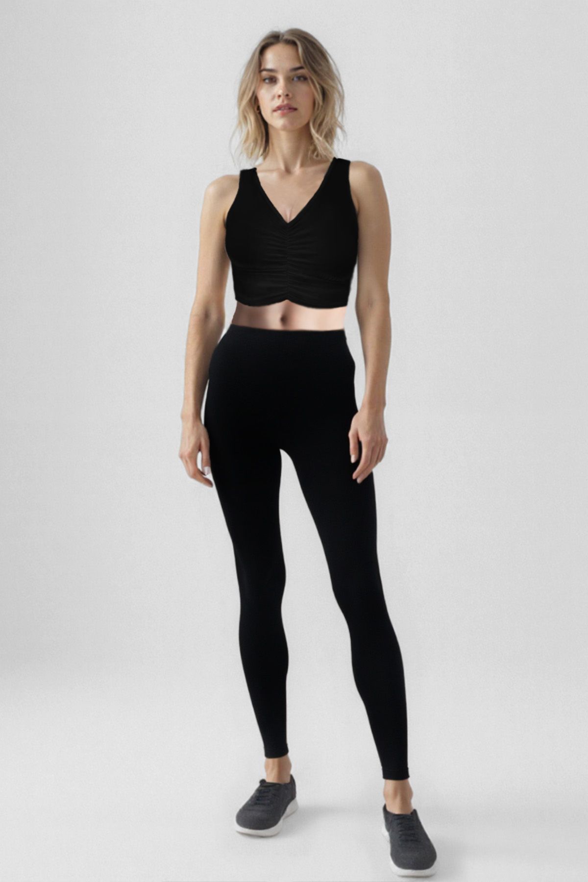 Vitrin Önü Büzgülü Crop Sporcu Atlet