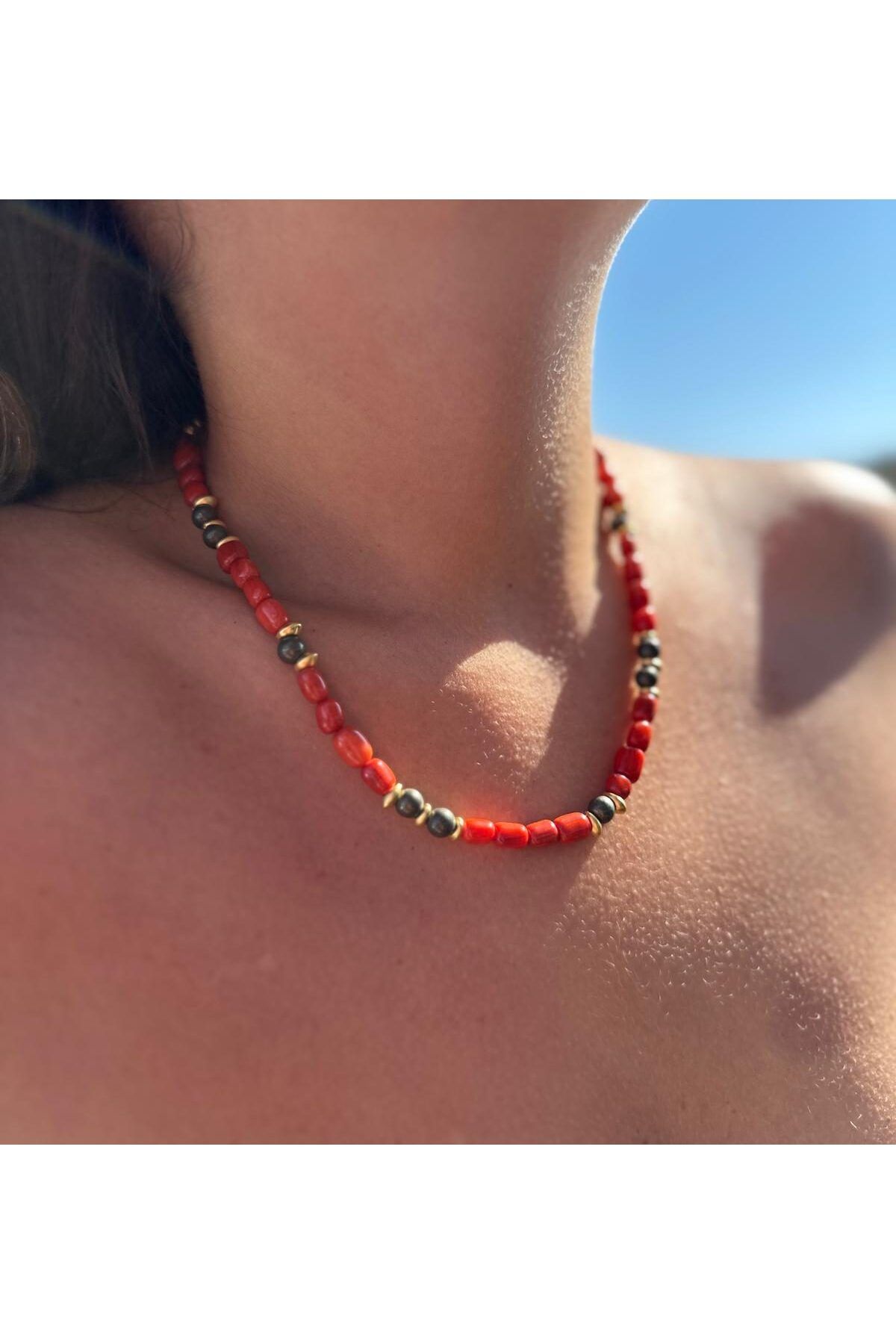 B Design jewelry Moon Mercan ve Pirit Taşlı Kolye