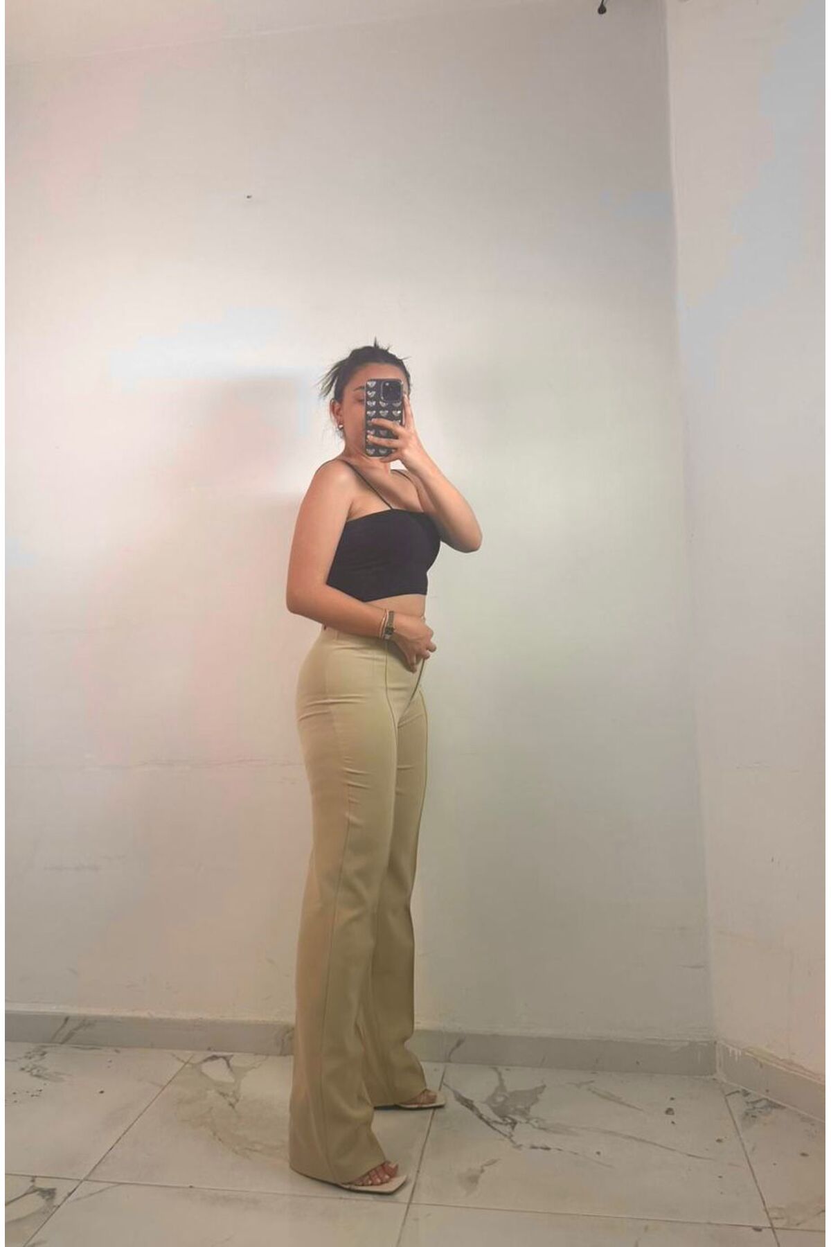 NELY PANT