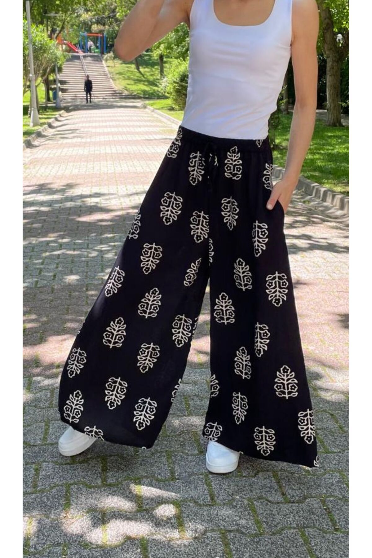 Tubik Kadın Bel Lastikli Desenli Viskon Kumaş Geniş Paça Etnik Pantolon