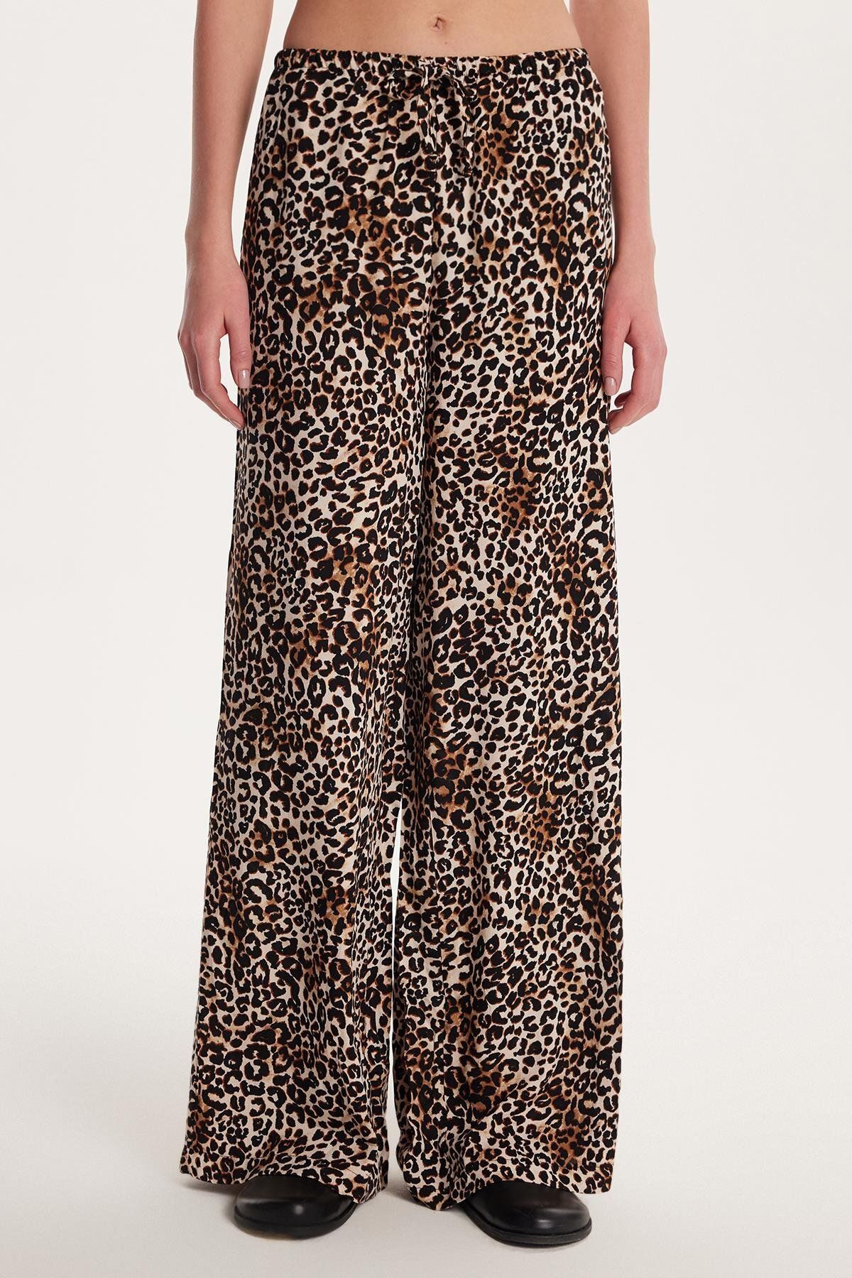 Tudors Kadın Slim Fit Dar Kesim Beli Lastikli Bağlamalı Leopar Desenli Pantolon
